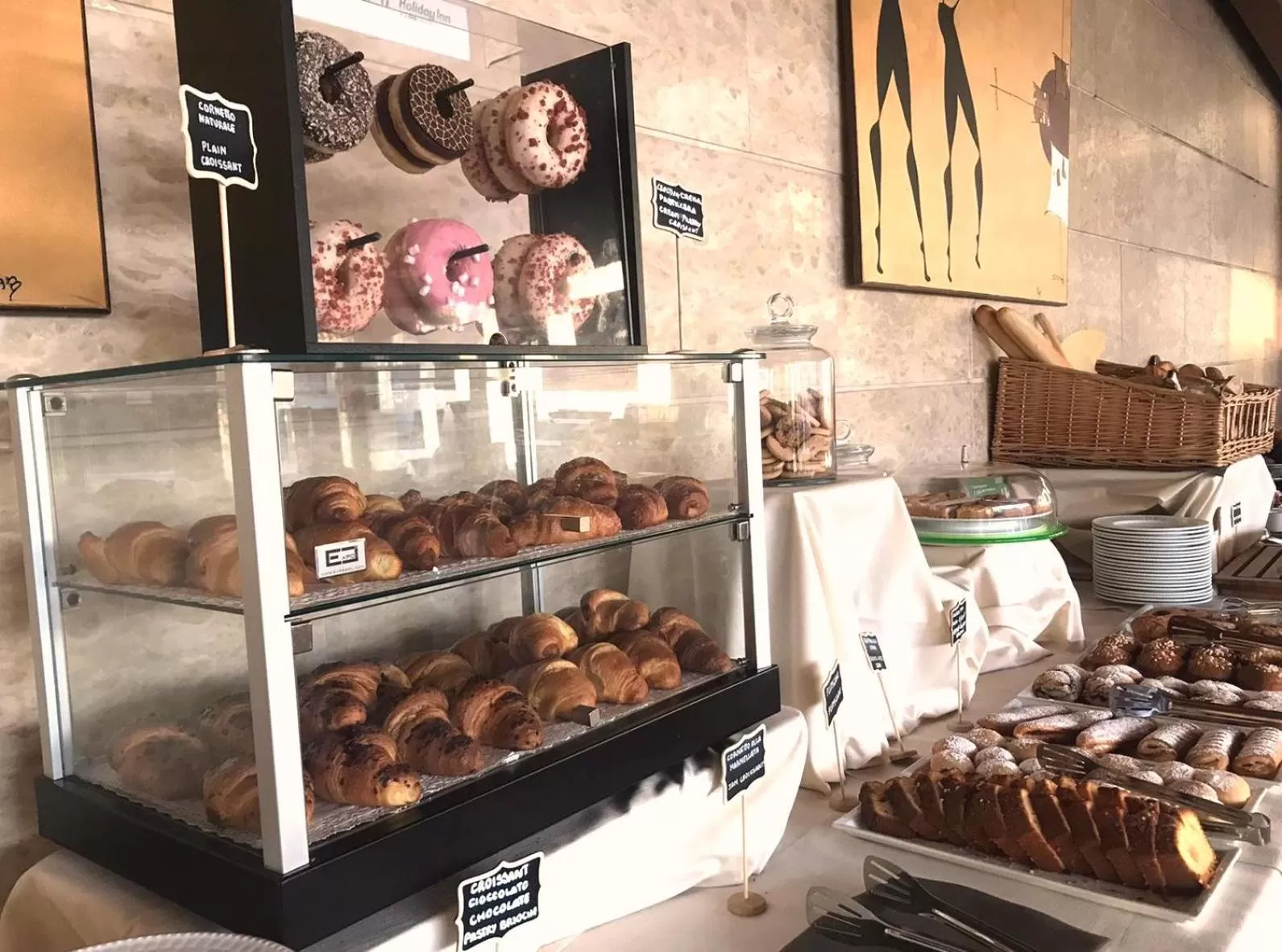 Restaurant/places to eat in Holiday Inn Cagliari by IHG