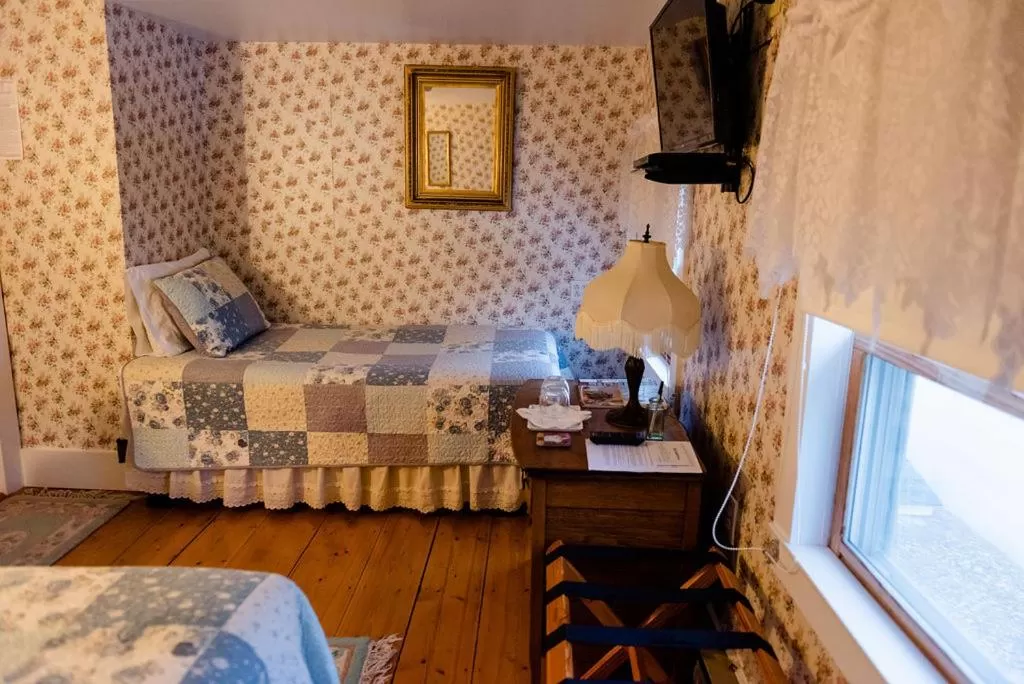 Bed in The Greenfield Inn