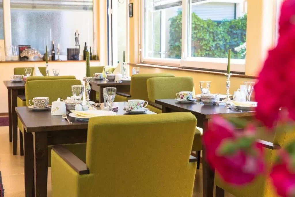 Restaurant/places to eat in Hotel Garni Pölzl