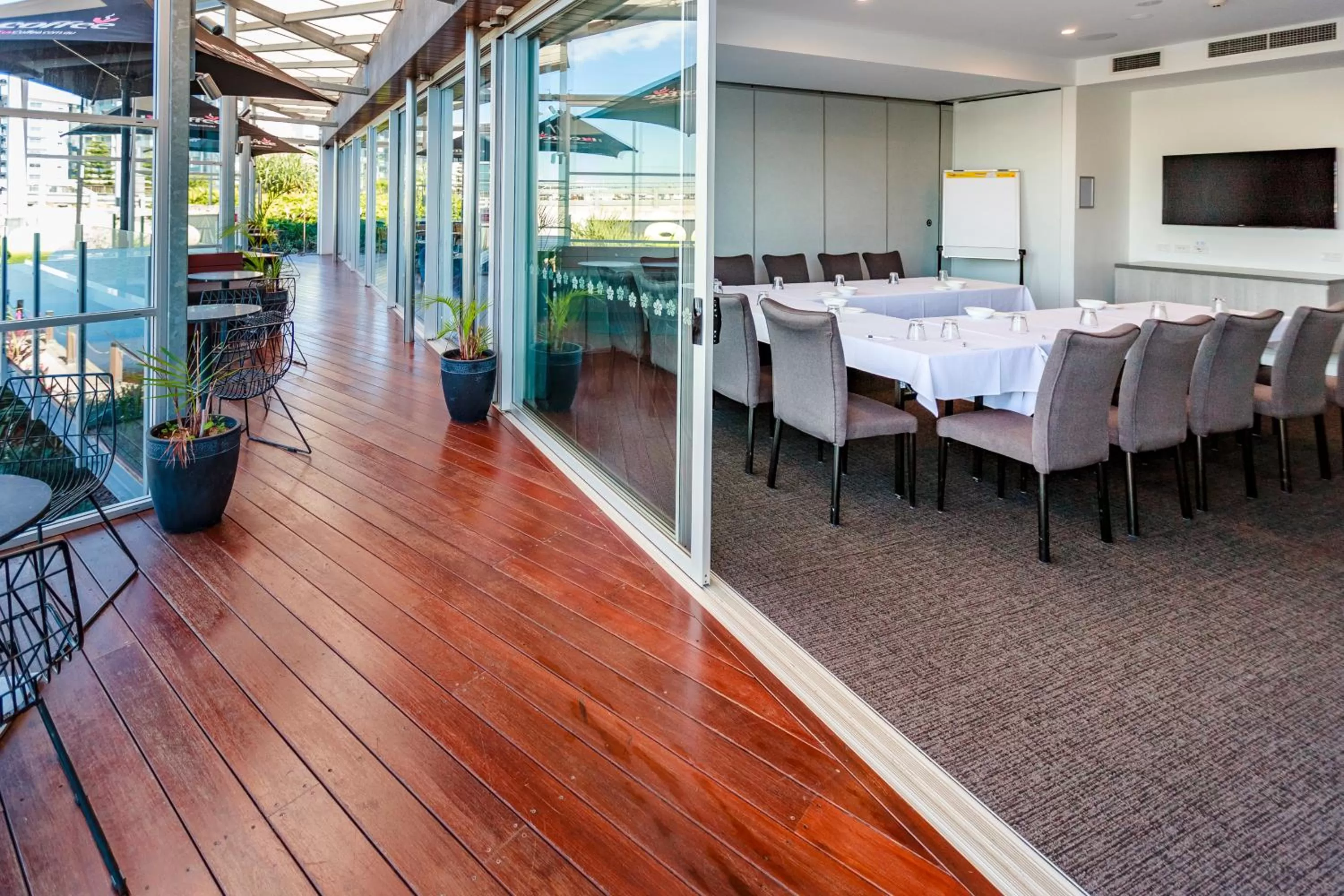 Balcony/Terrace in Mercure Sunshine Coast Kawana Waters