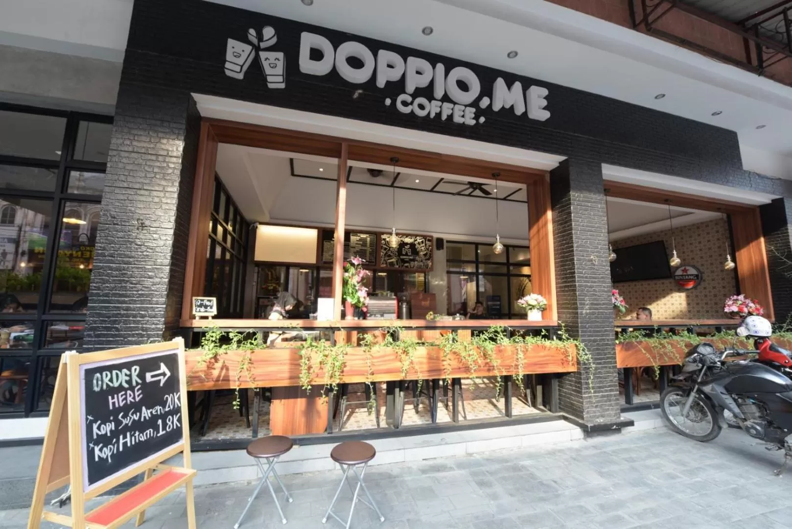 Lounge or bar in Kama Hotel