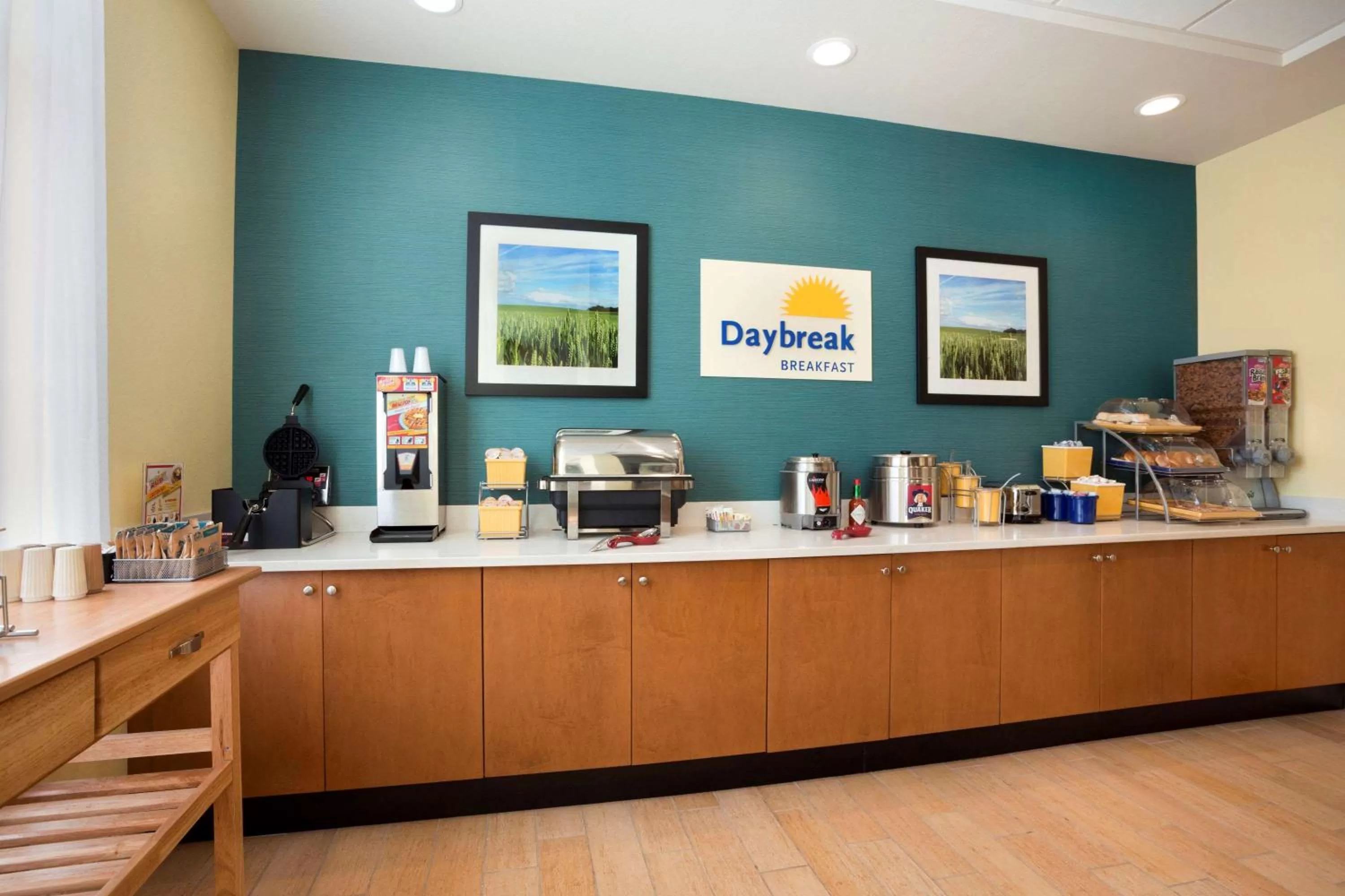 Restaurant/places to eat in Days Inn & Suites by Wyndham Caldwell