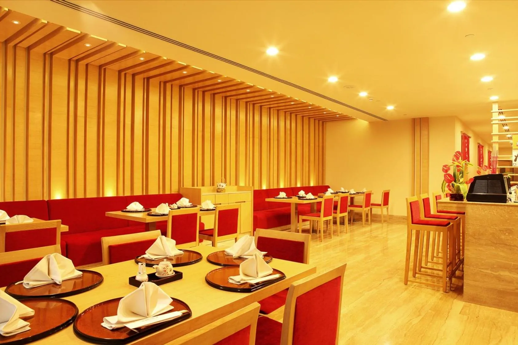 Restaurant/places to eat in The Metropolitan Hotel & Spa New Delhi