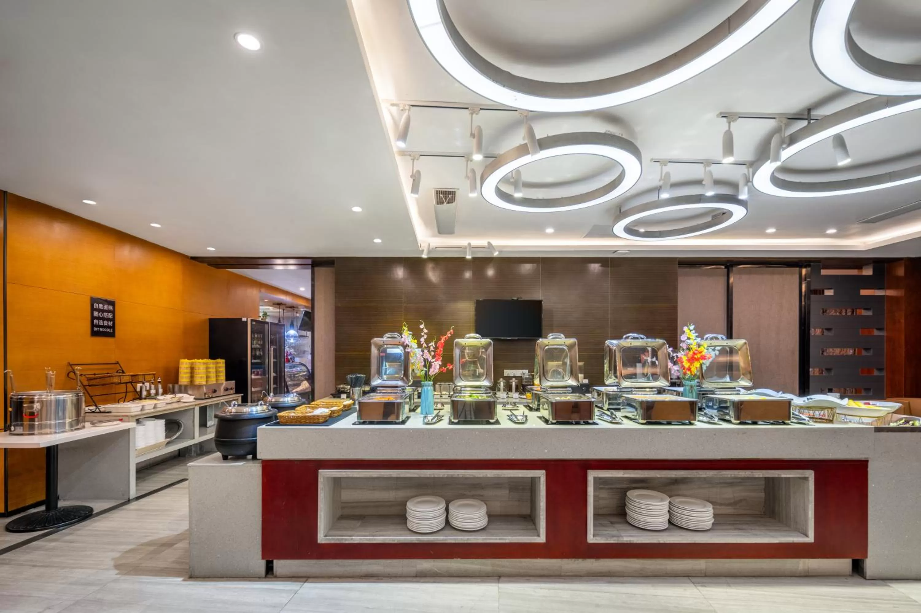 Buffet breakfast in Ausotel Smart Baiyun International Airport T2-Free 24-hour airport pick-up