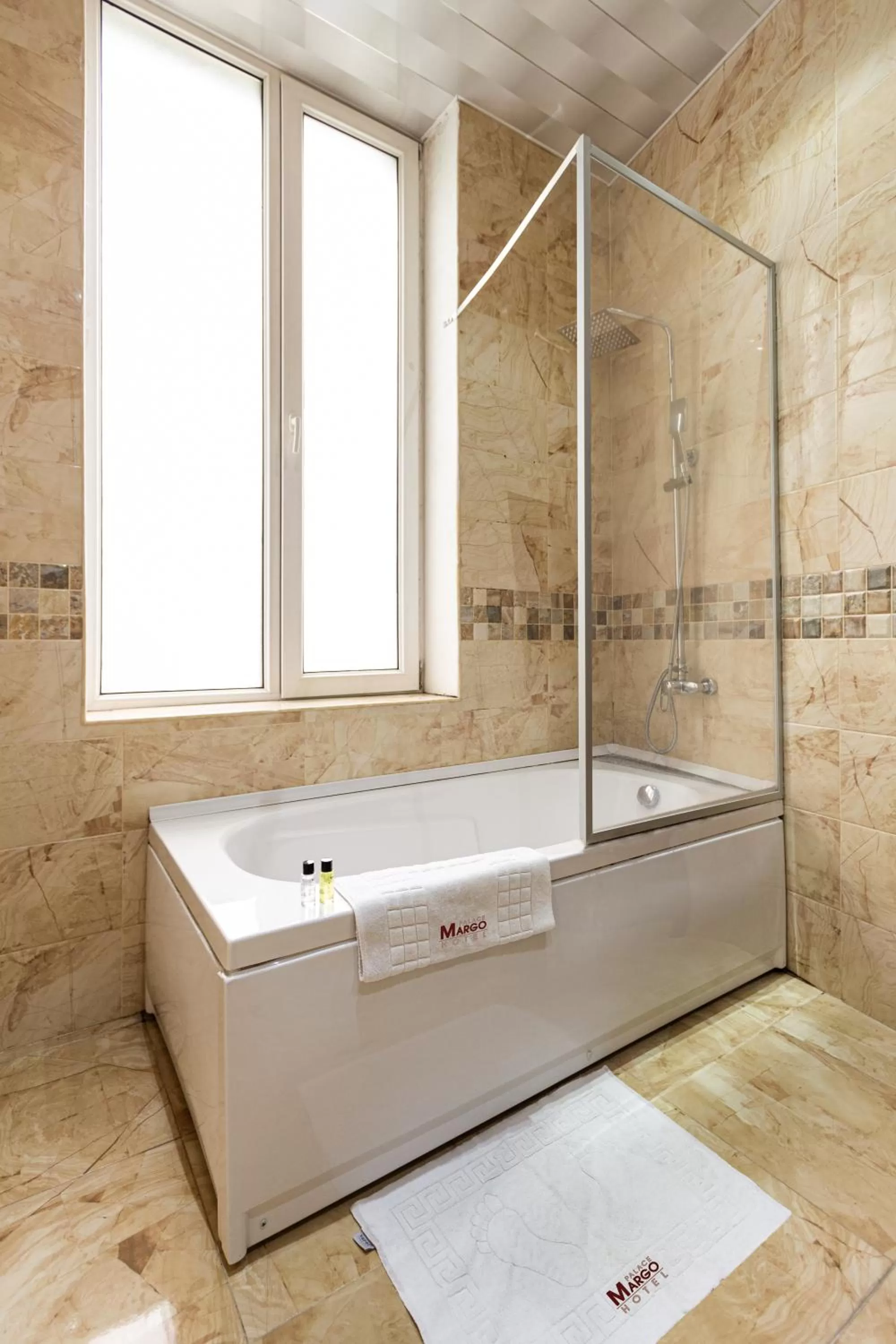 Shower, Bathroom in Margo Palace Hotel