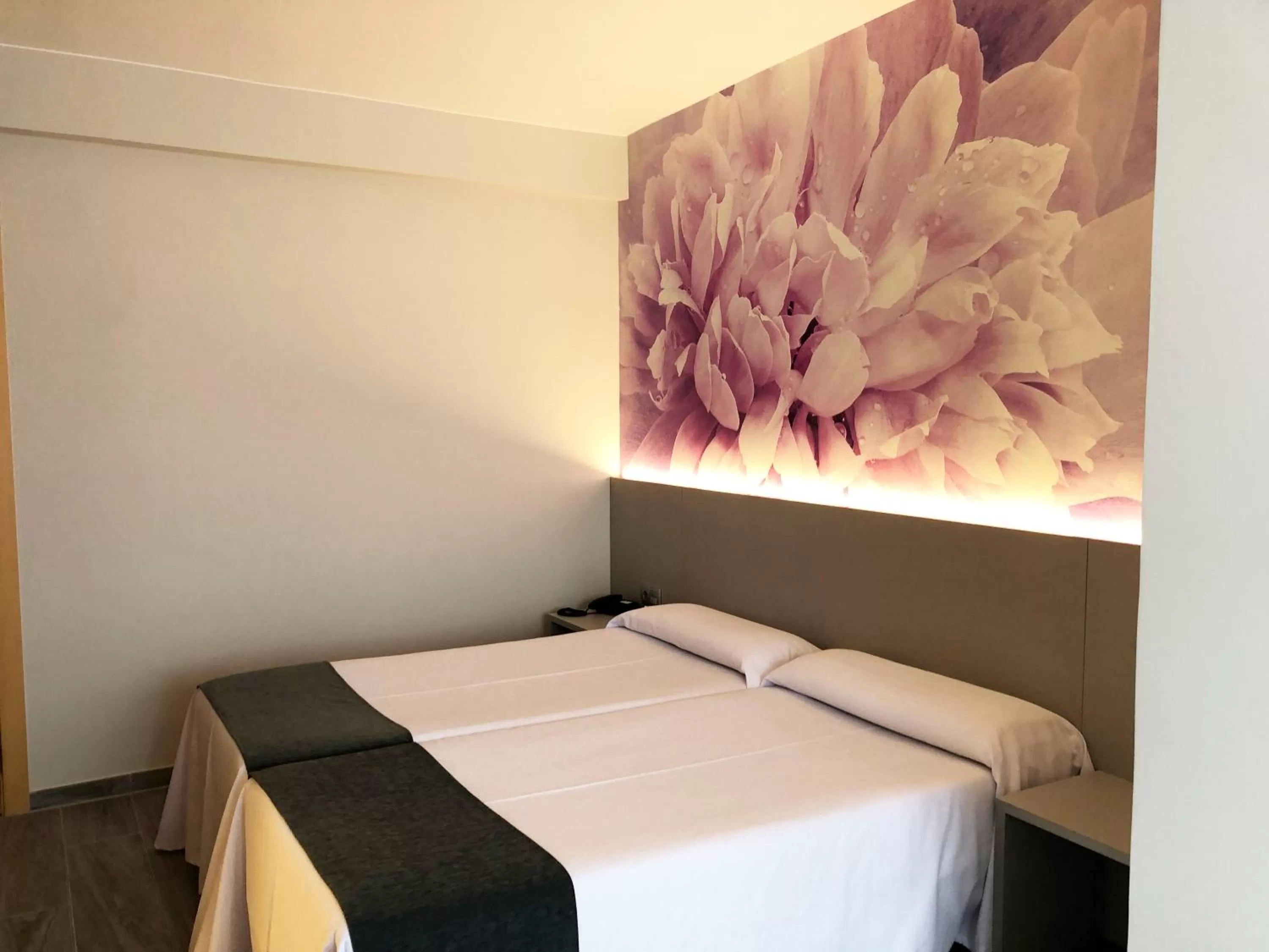 Bedroom, Bed in Hotel Maria del Mar