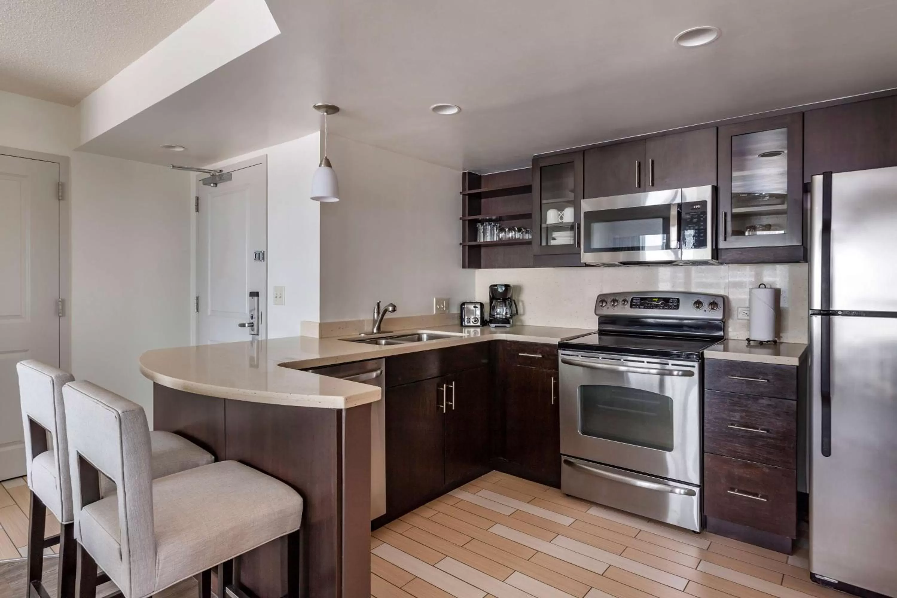 Kitchen or kitchenette in Hilton Vacation Club Oceanaire Virginia Beach