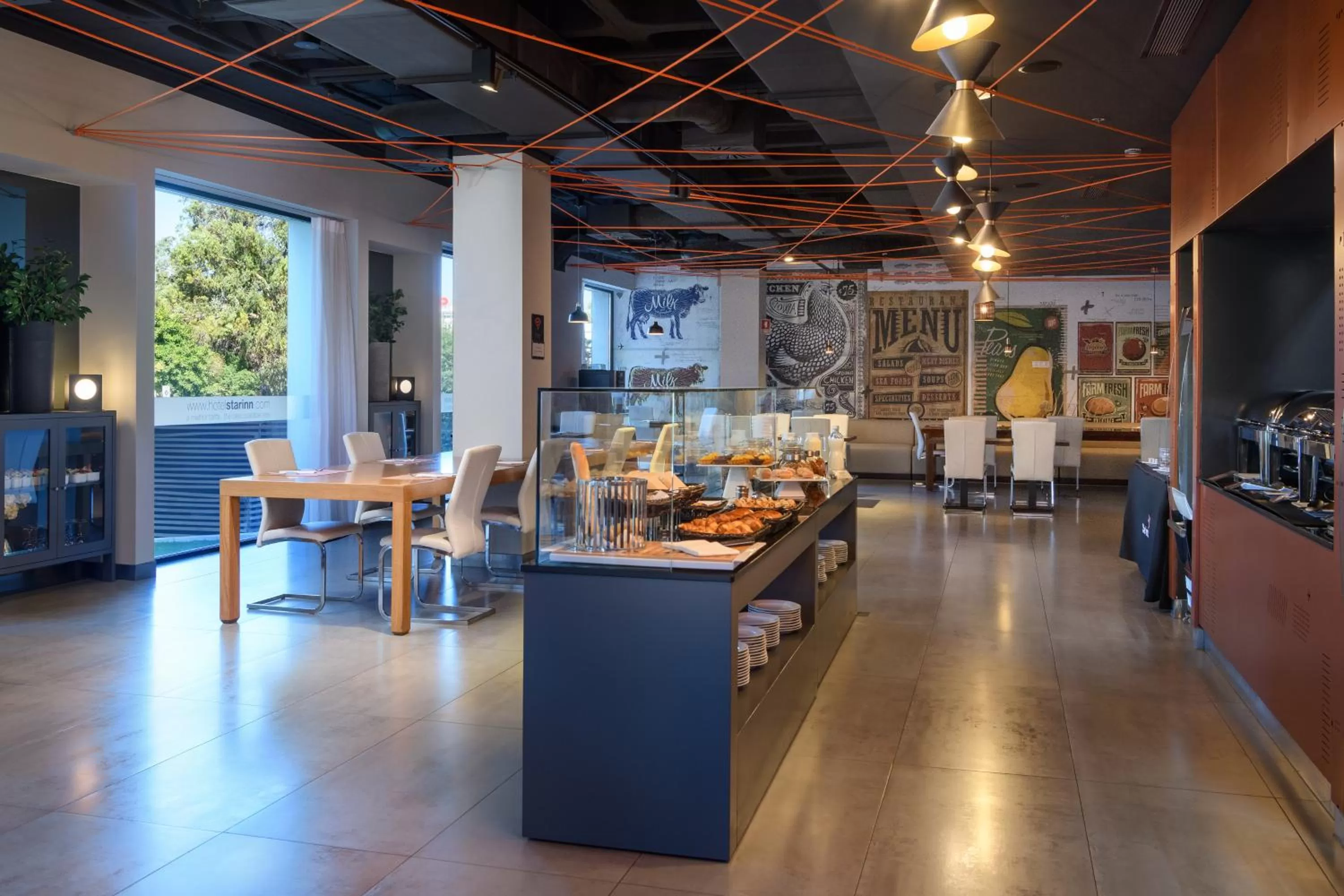 Restaurant/places to eat in Star inn Lisbon Airport