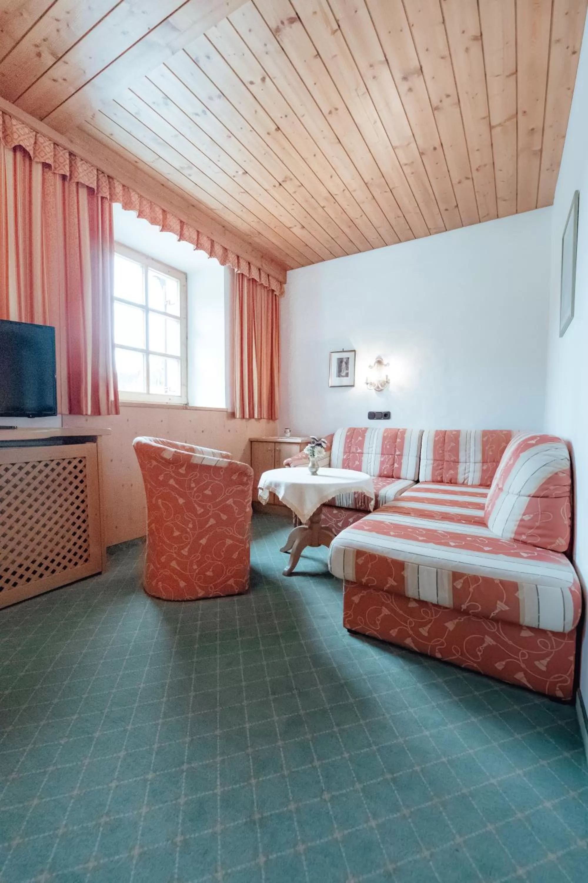 Seating area, Bed in Zimmer & Ferienwohnungen Dandler