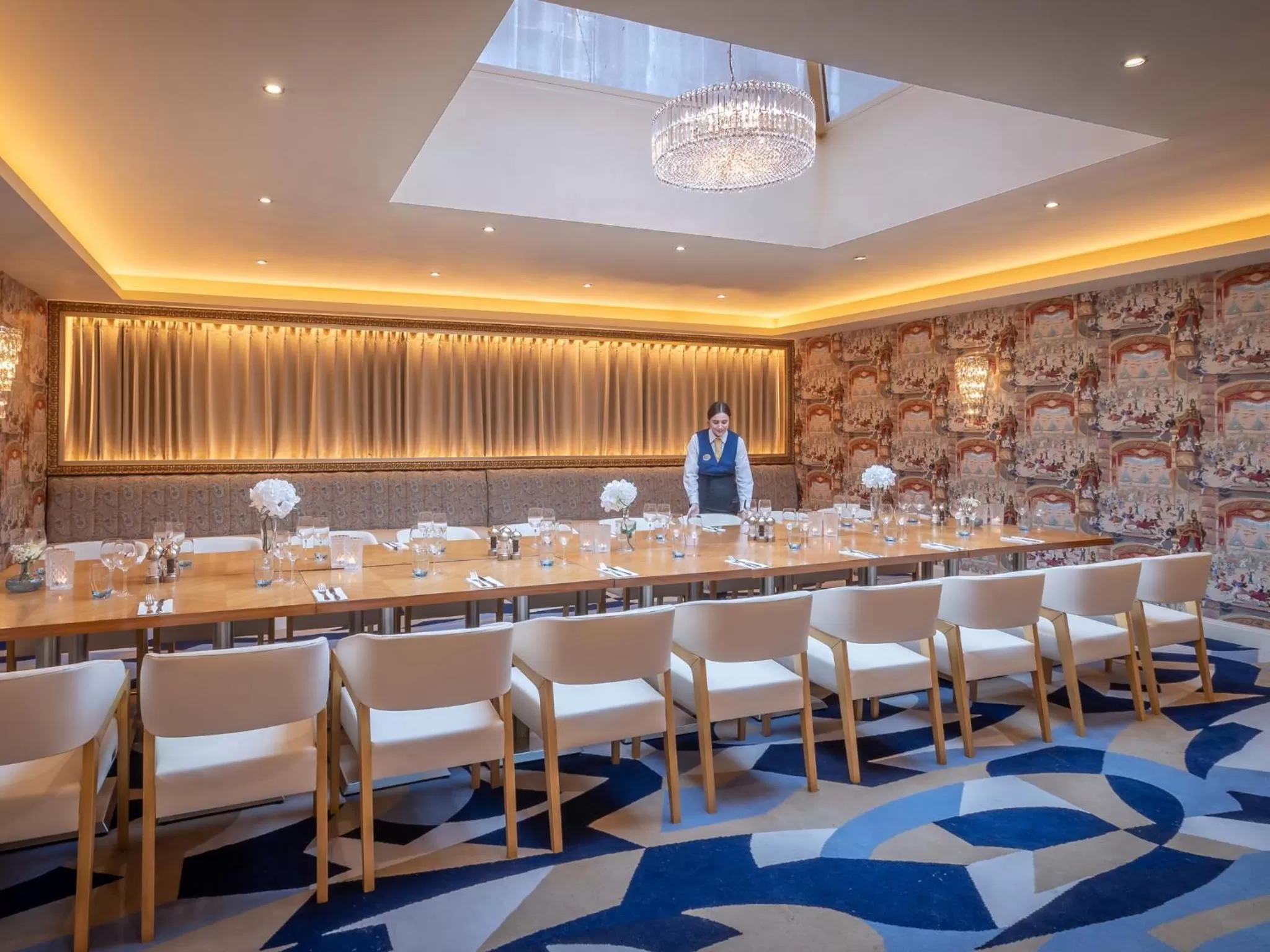 Restaurant/places to eat in The Connacht Hotel