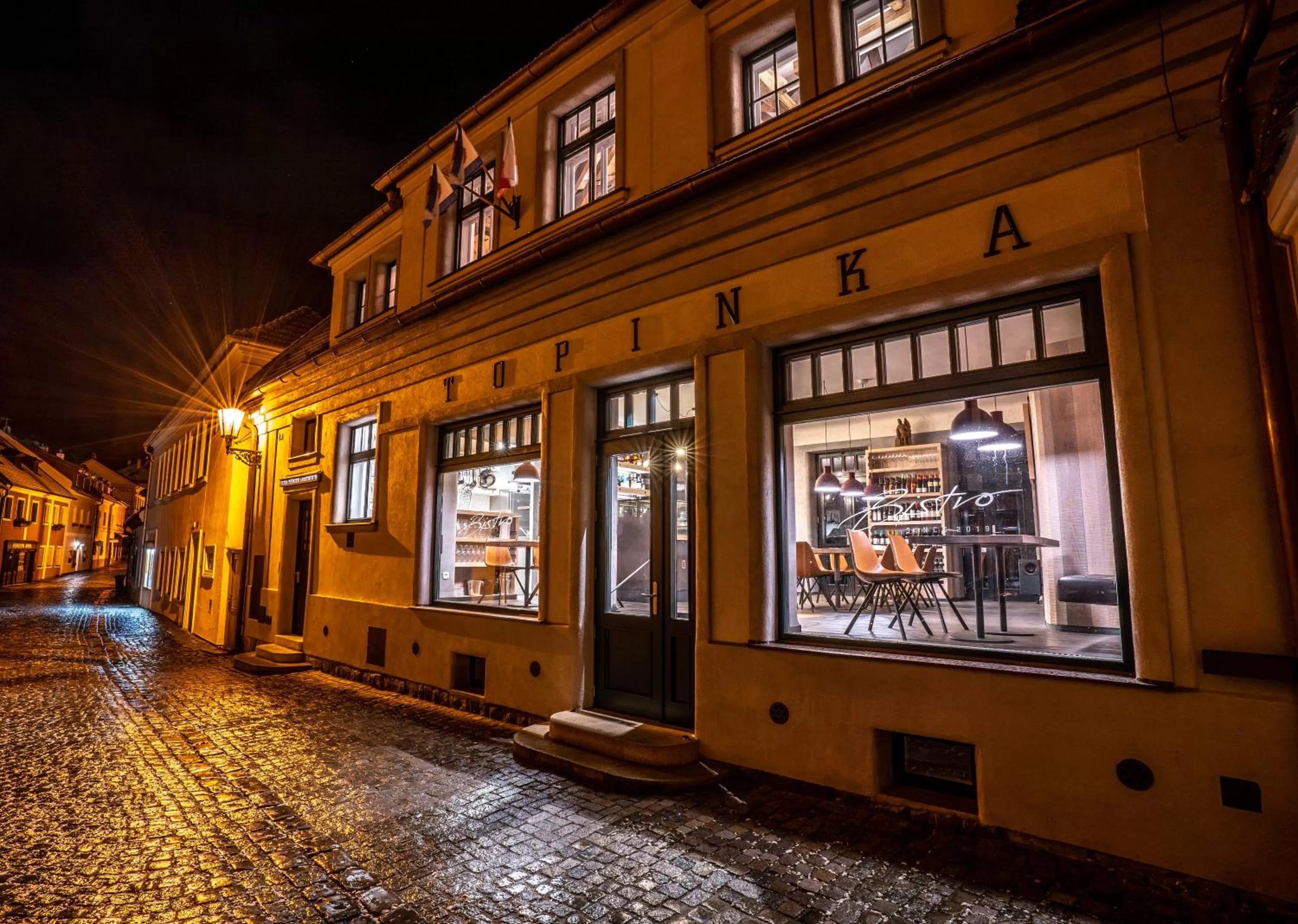 Restaurant/places to eat in Ultra premium apartments