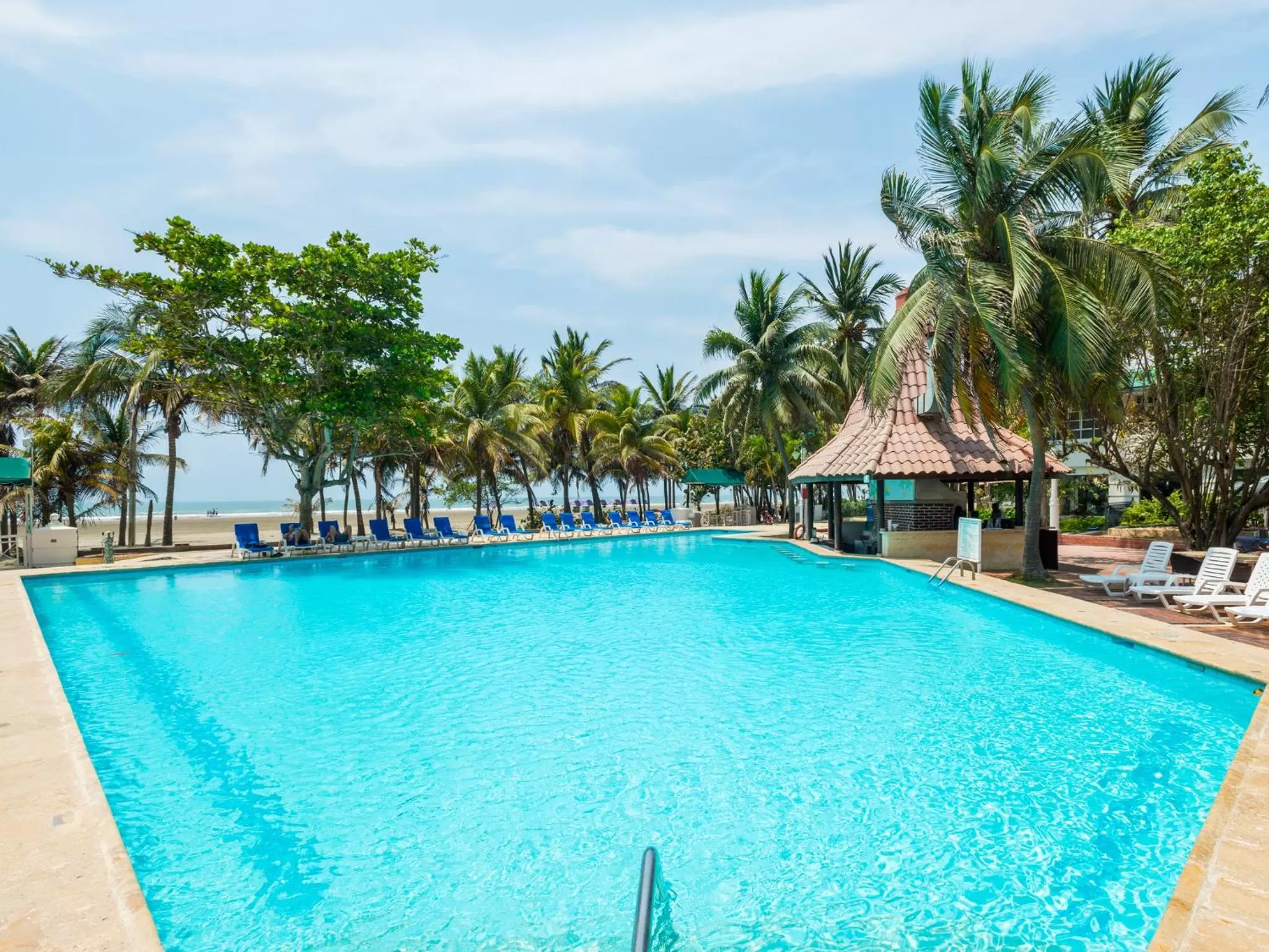Swimming pool in Hotel Las Americas Casa de Playa