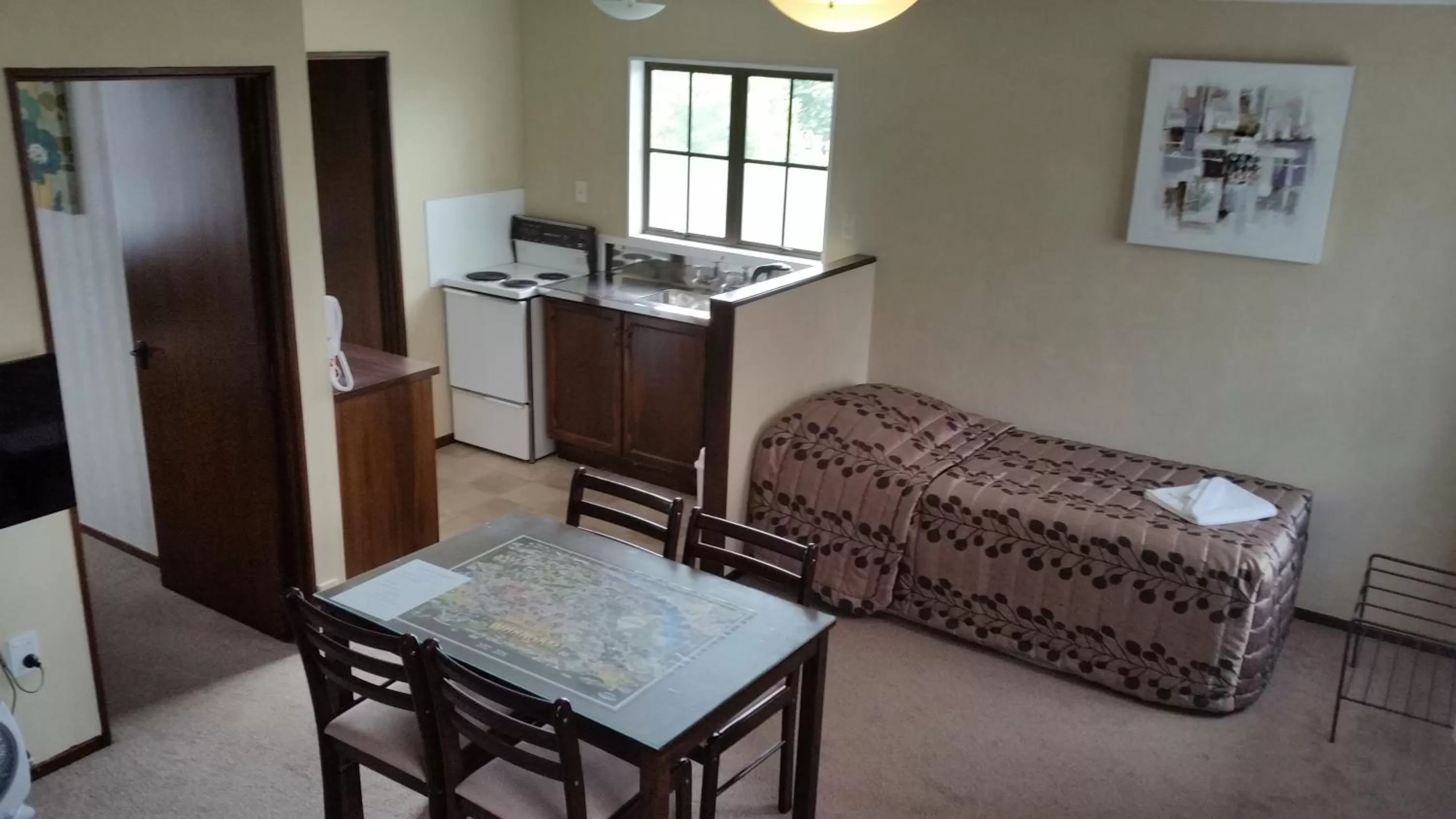 Kitchen or kitchenette in Stonehaven Motel