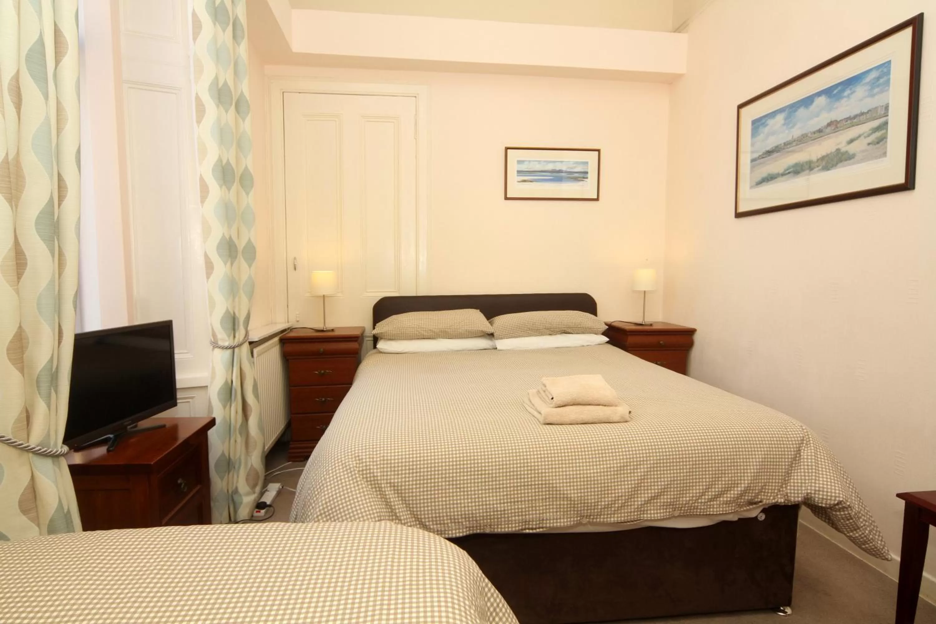 Bed in Dean Park Guest House