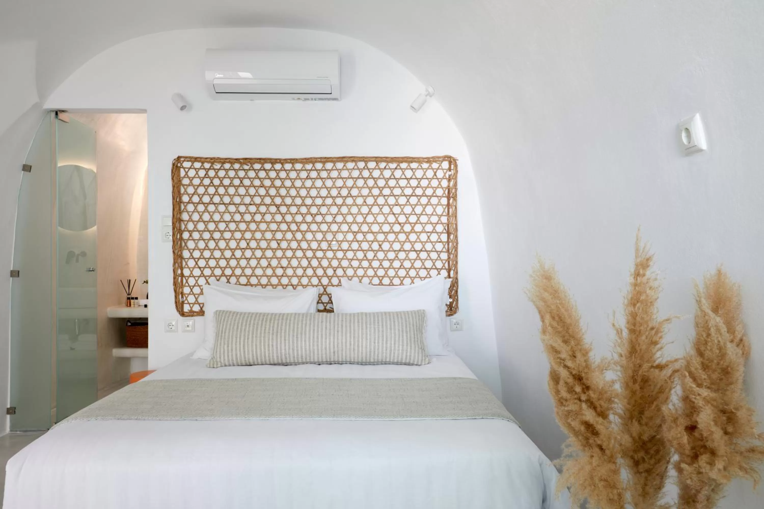 Bedroom, Bed in U & ME SUITES