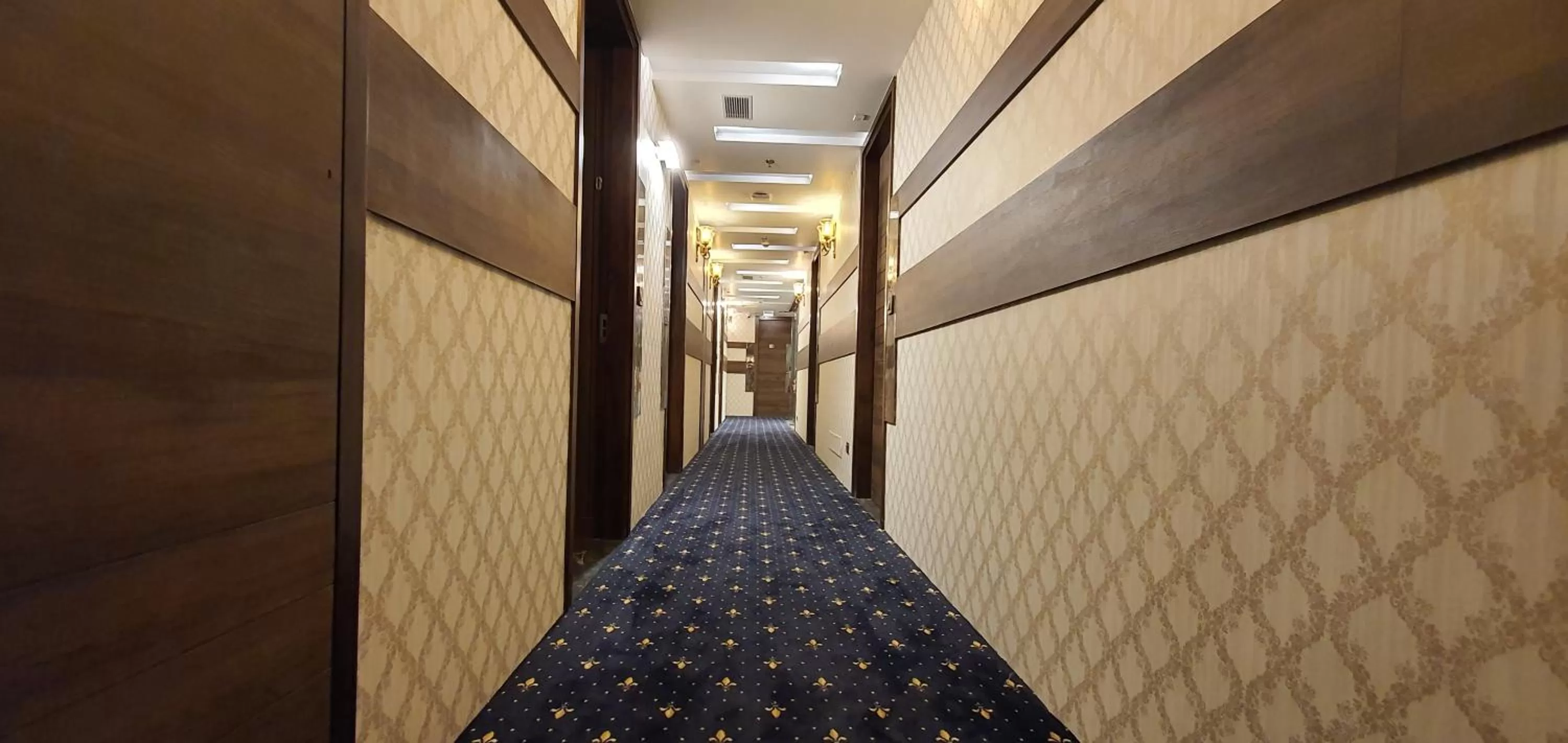 Hotel Makhan Residency