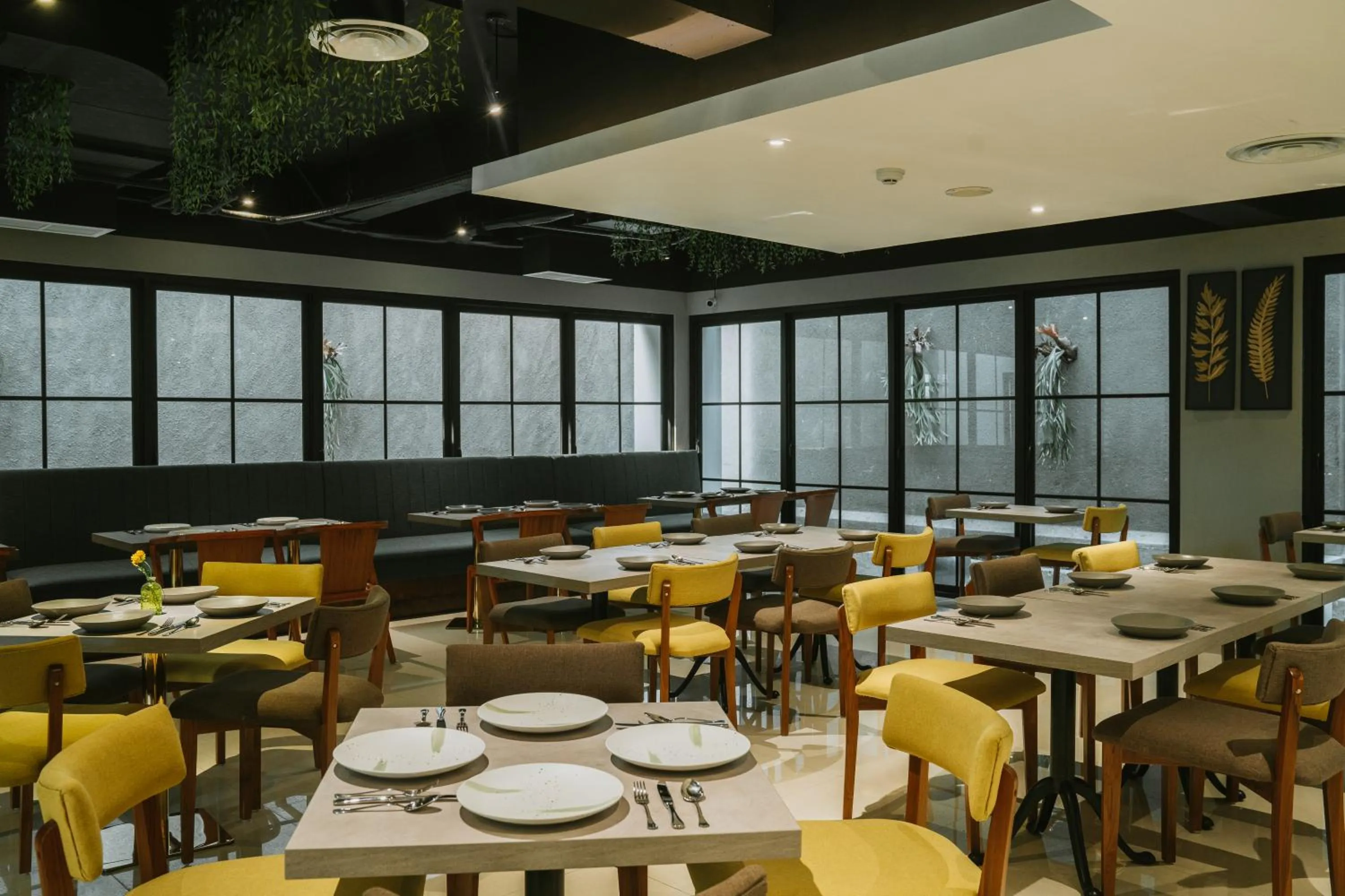 Restaurant/places to eat in Barito Mansion