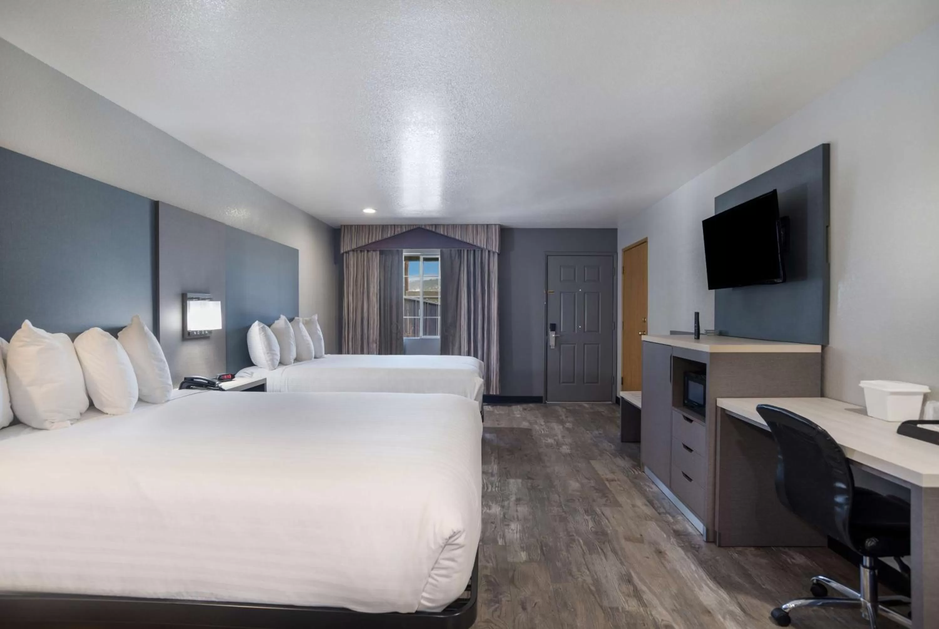 Bedroom, Bed in SureStay Hotel by Best Western Ukiah