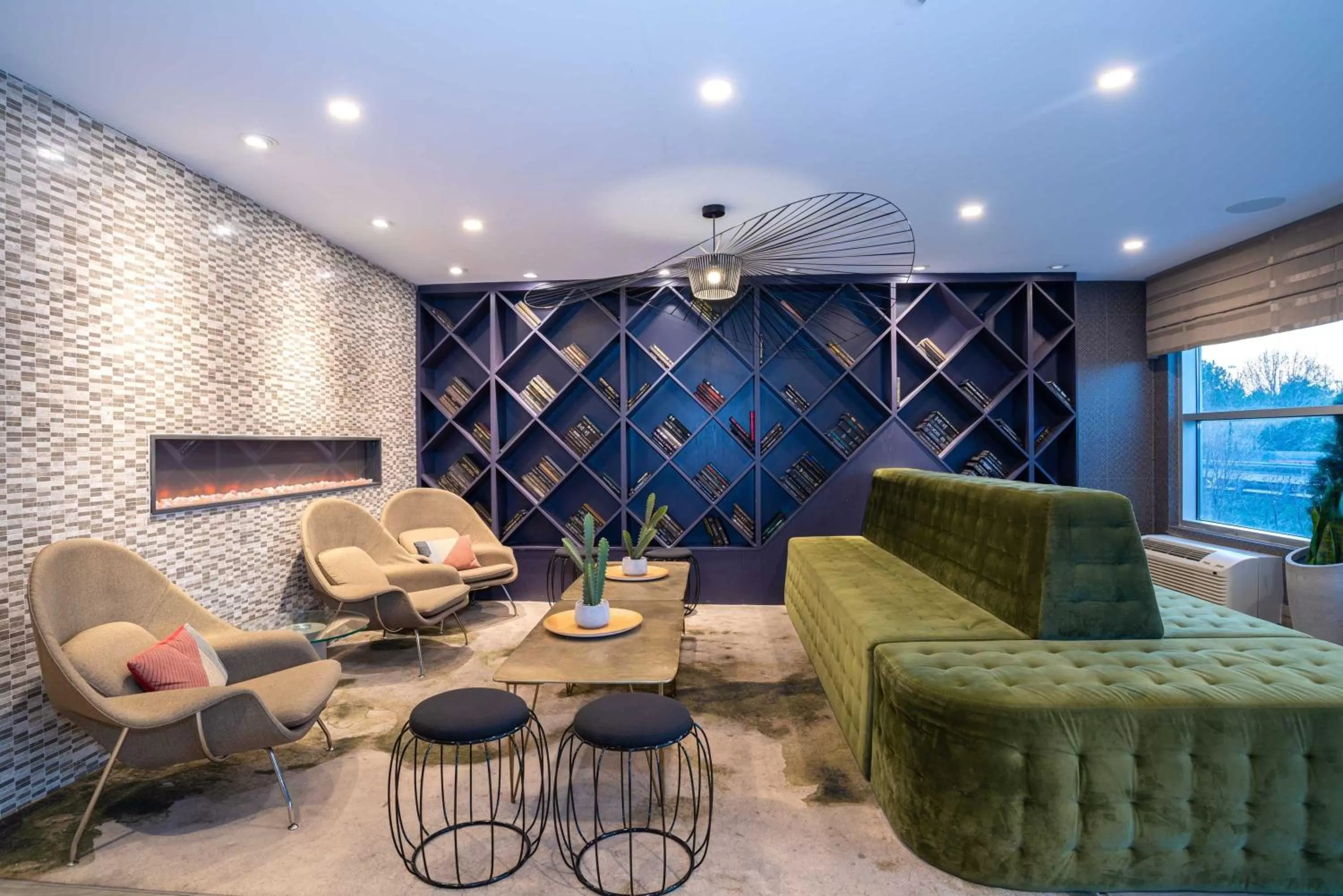 Lobby or reception in Sandman Hotel Hamilton