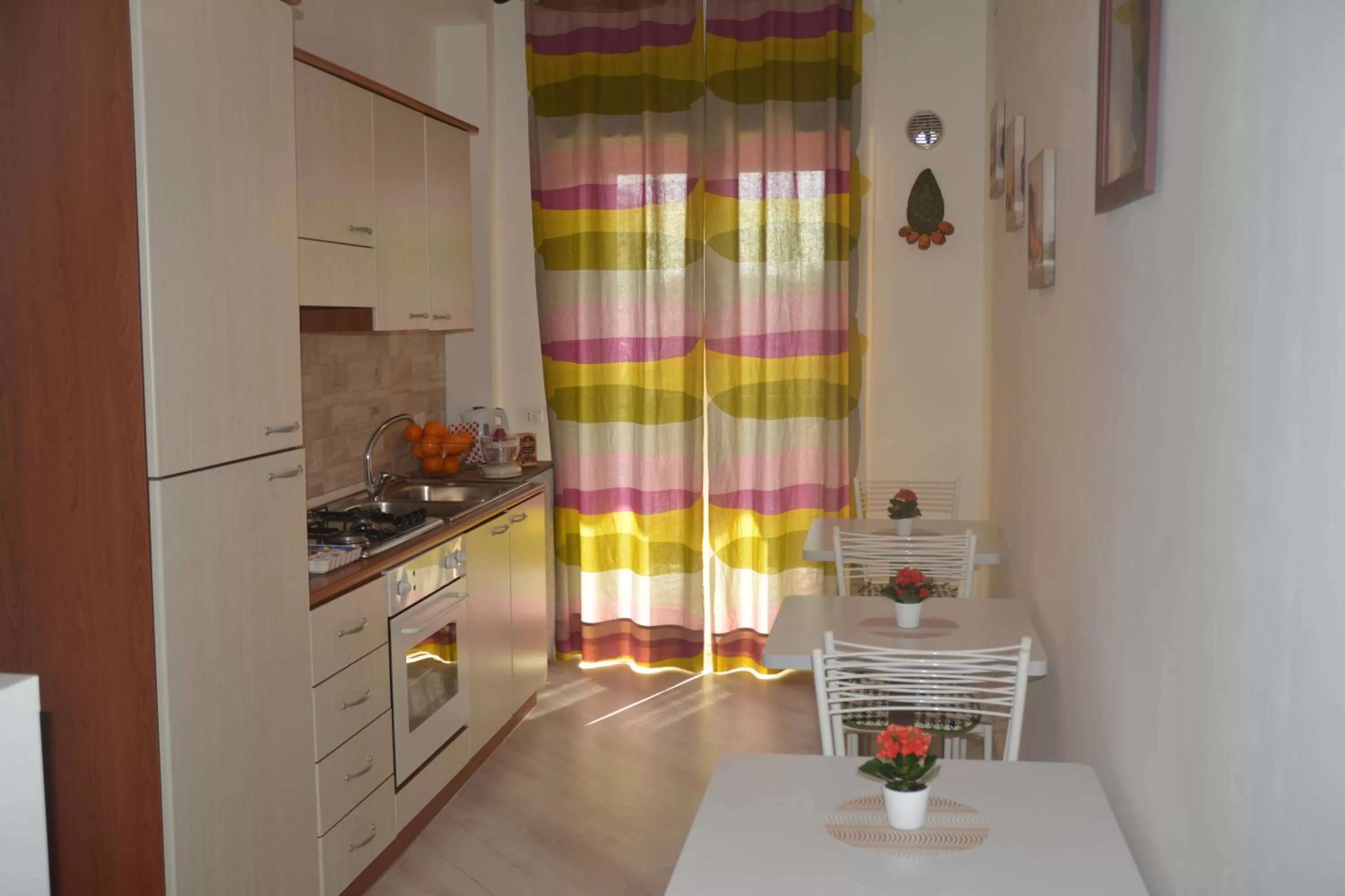 Communal kitchen in ART B&B