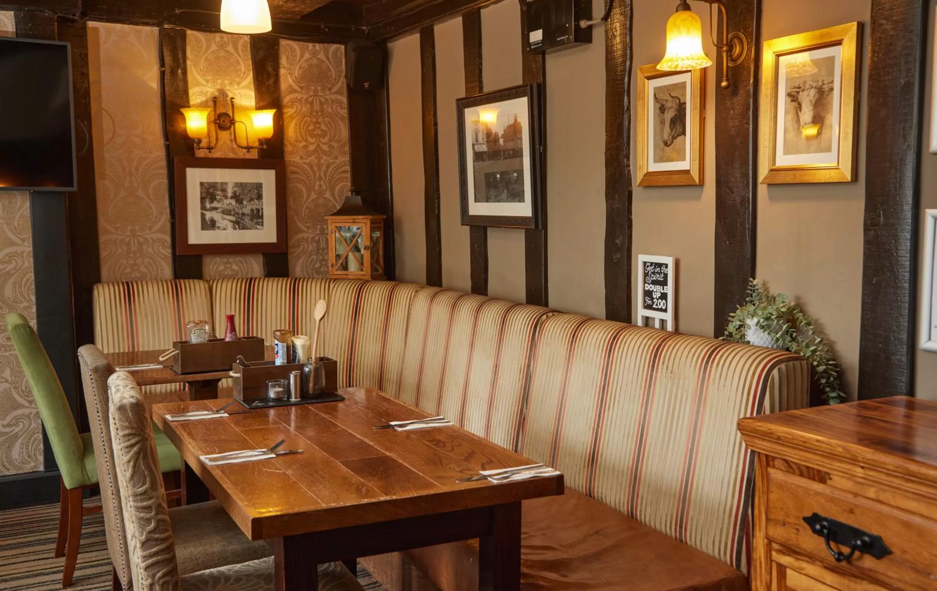 Restaurant/places to eat in Bull Hotel by Greene King Inns