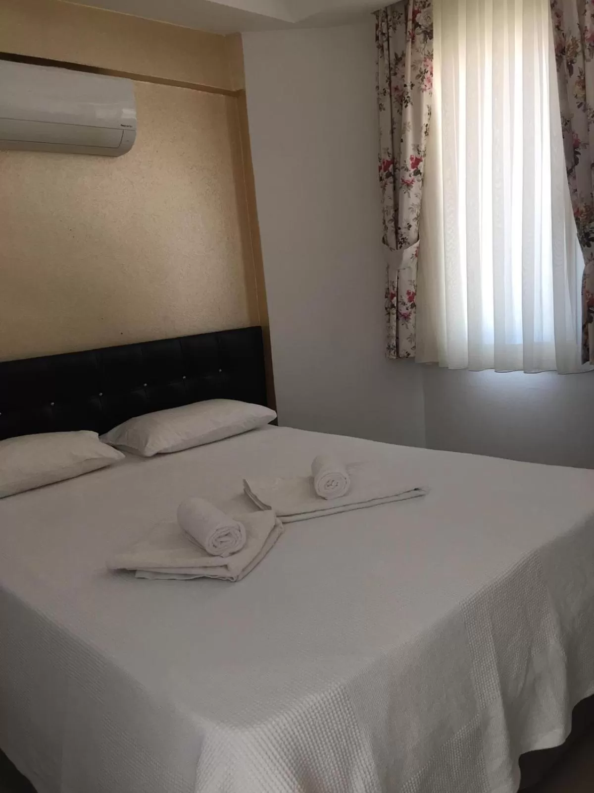 Bed in Sunset Apart Otel