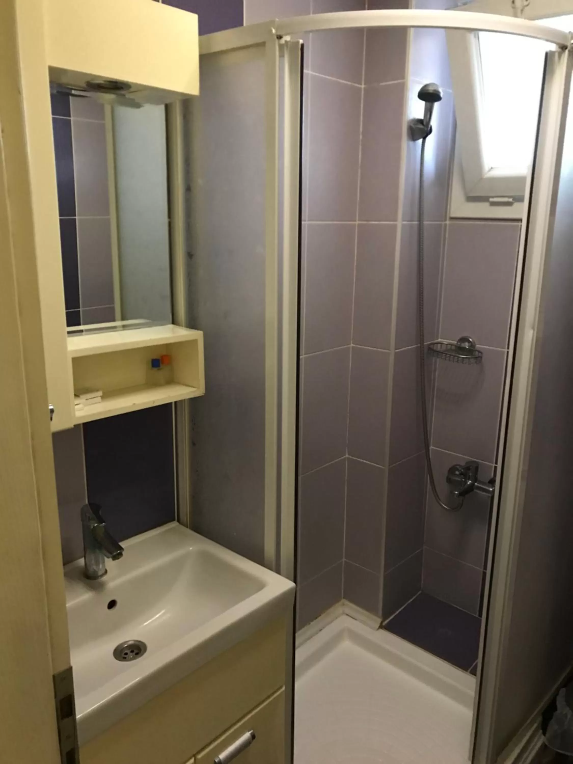 Bathroom in Sakran Hotel