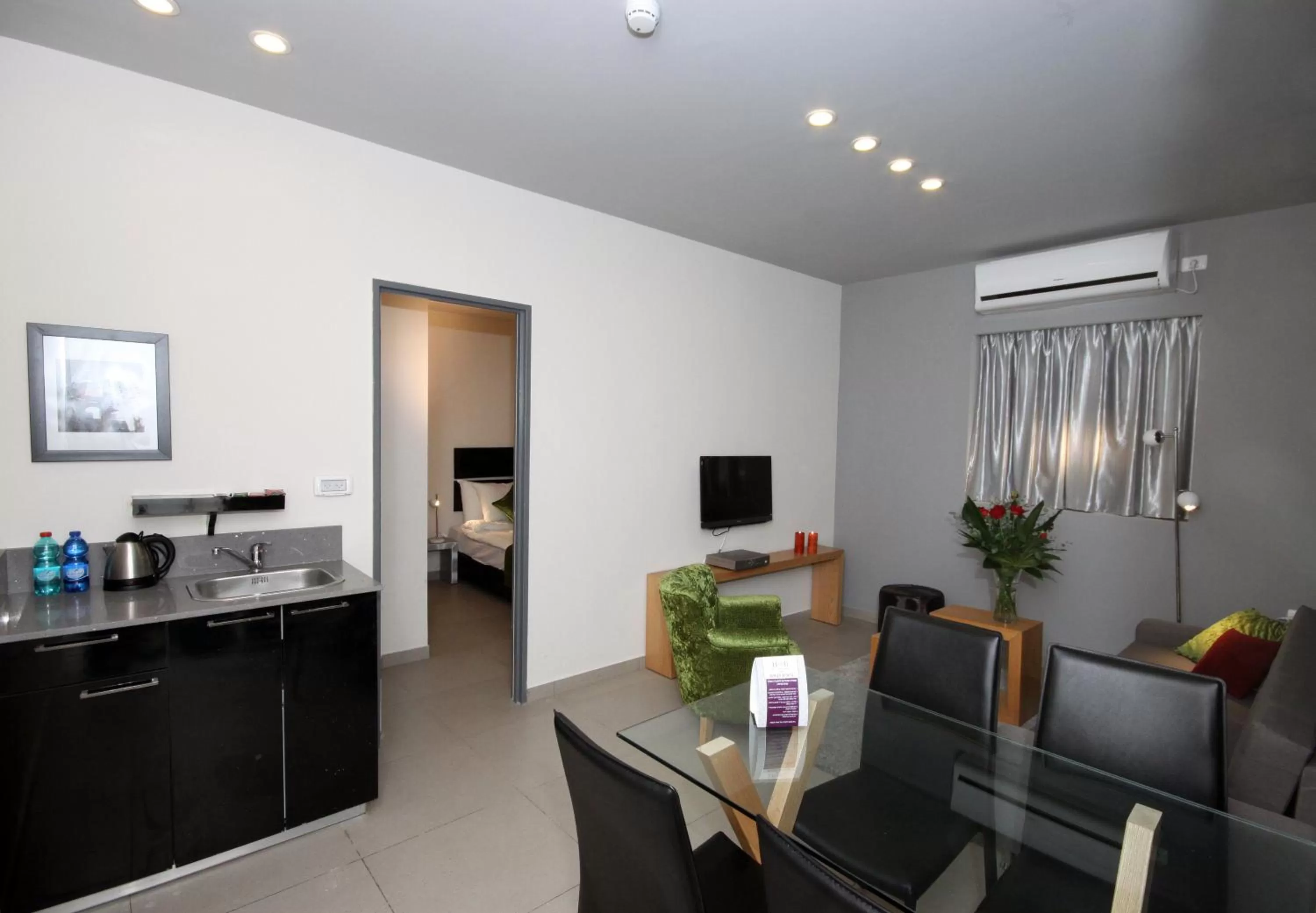 Seating area in Hillel 11 Hotel