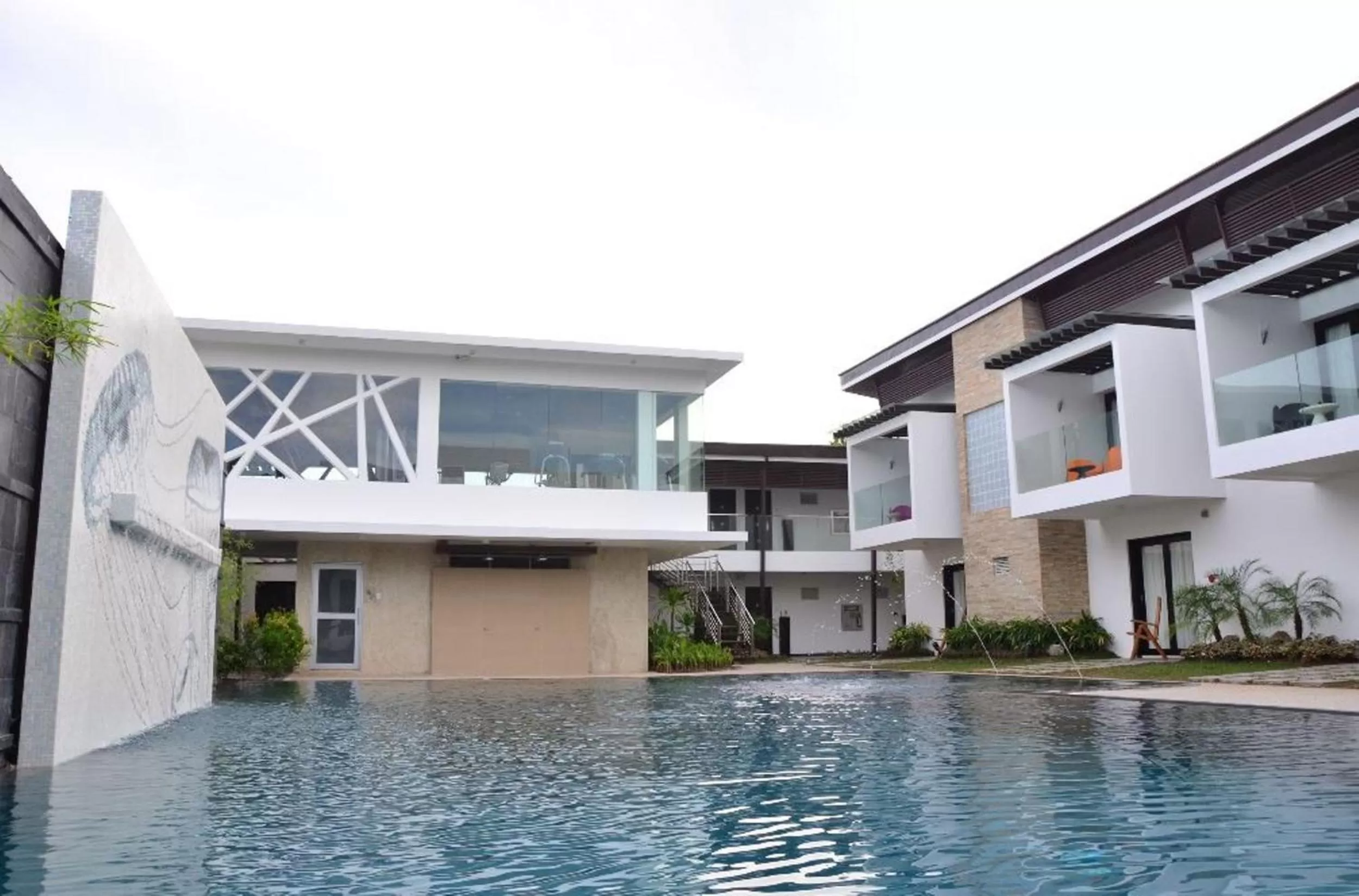 Facade/entrance, Swimming Pool in One Manalo Place
