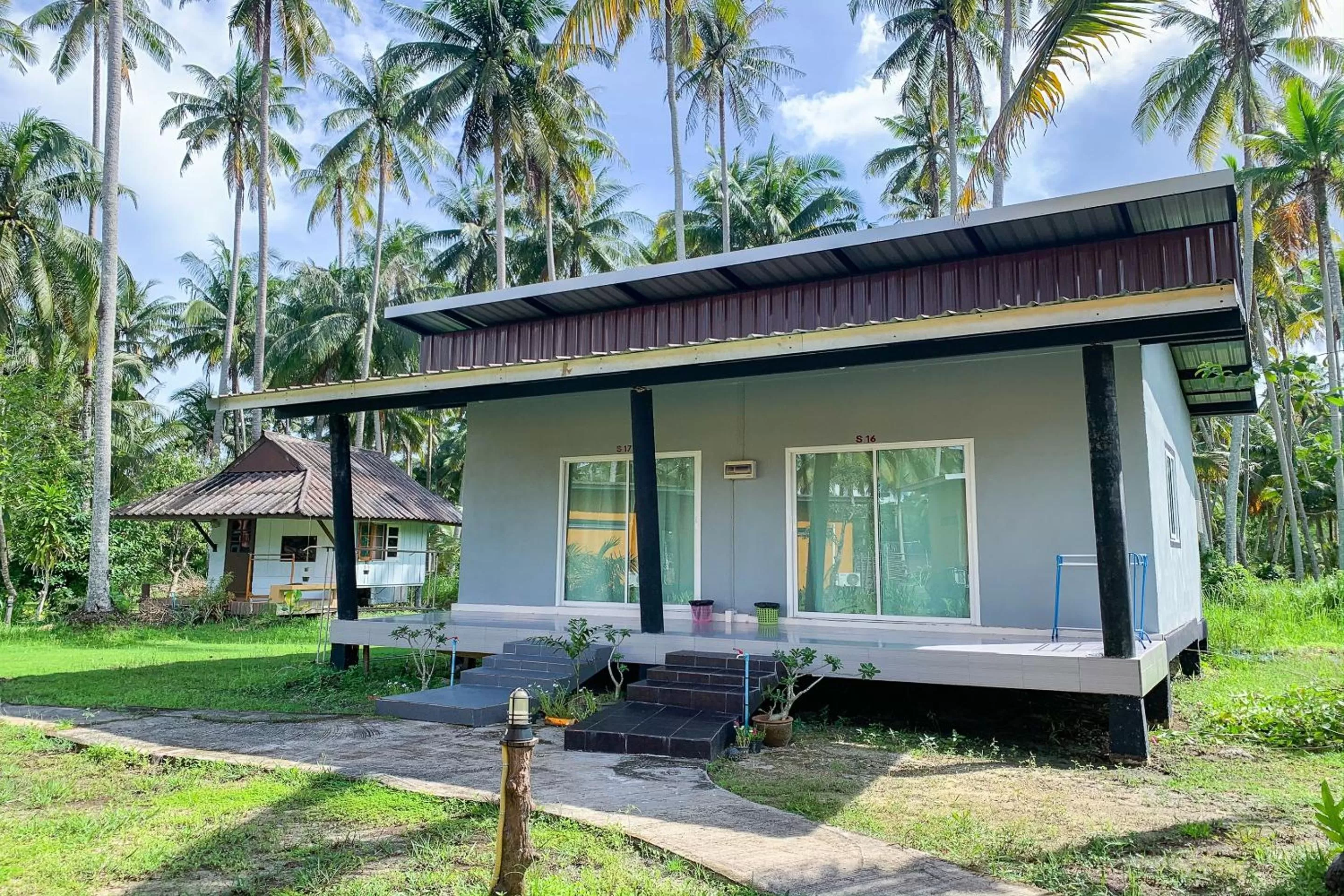 Property building in Koh Kood Far East Resort