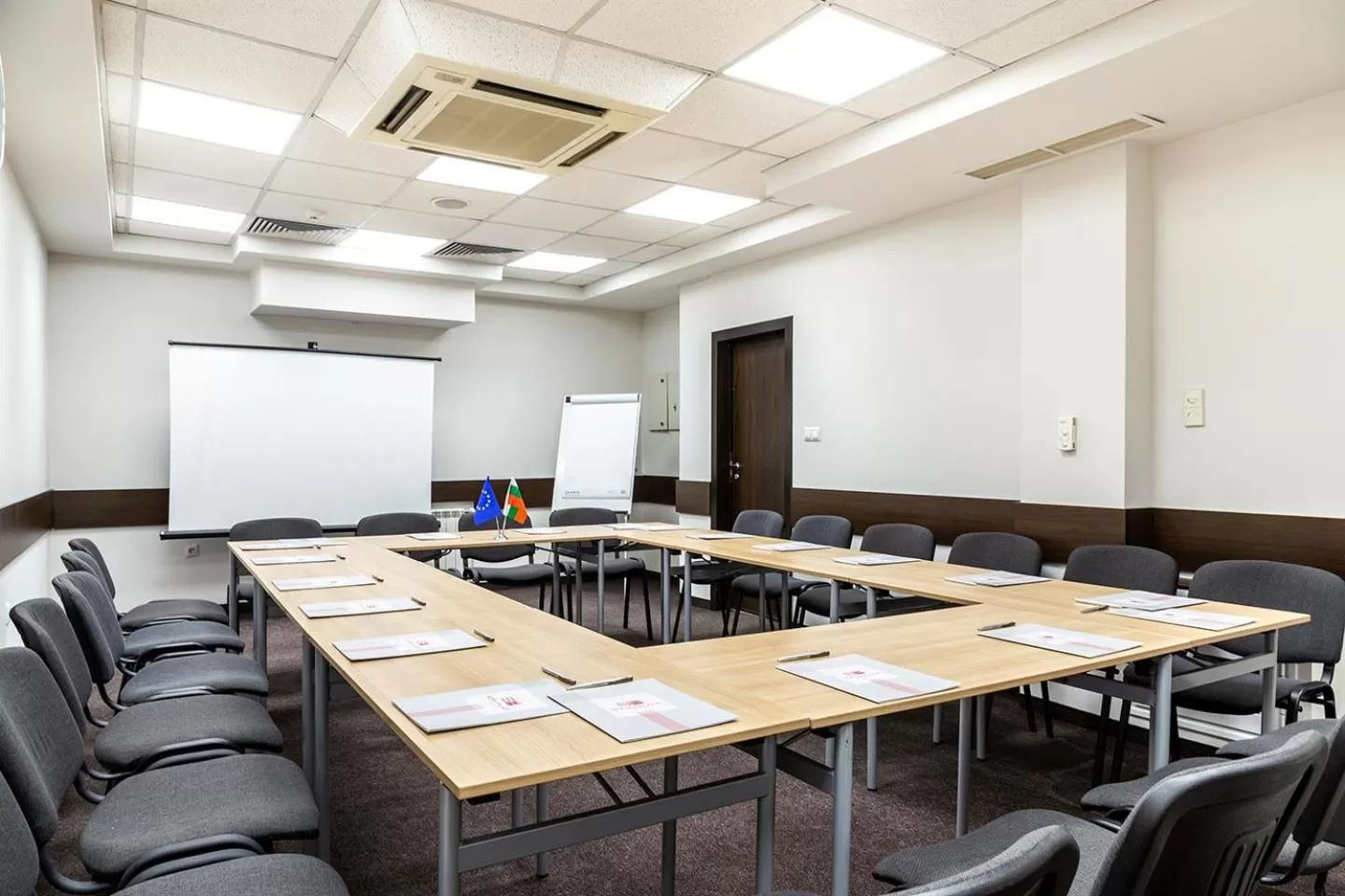 People in Sofia Palace Hotel by HMG