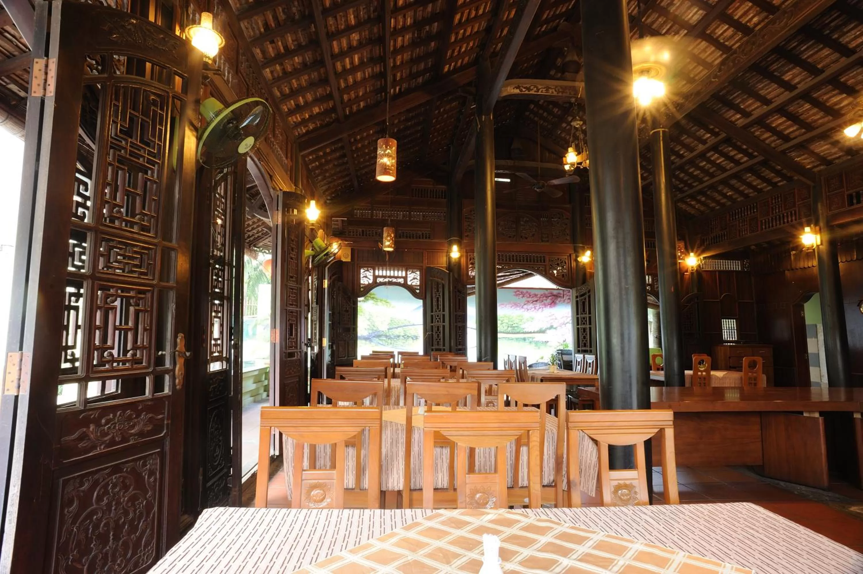 Restaurant/places to eat in Hoang Yen Hotel