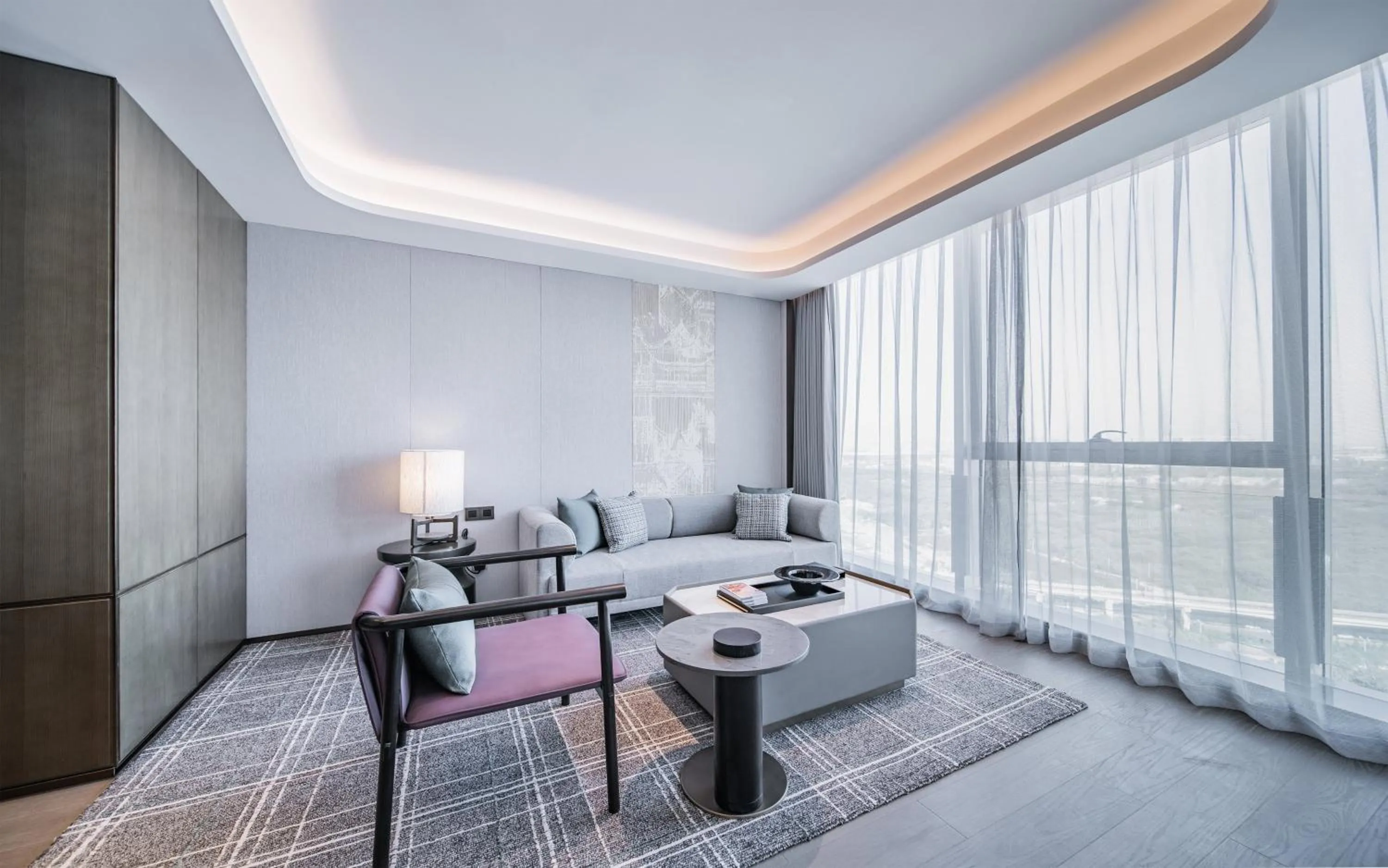 Photo of the whole room, Bed in HUALUXE Xi'an Chanba by IHG-西安浐灞华邑酒店-Near Xi'an International Convention Exhibition Center and Shopping mall and The Romantic show of Xi'an-Free Luggage Storage-English Service