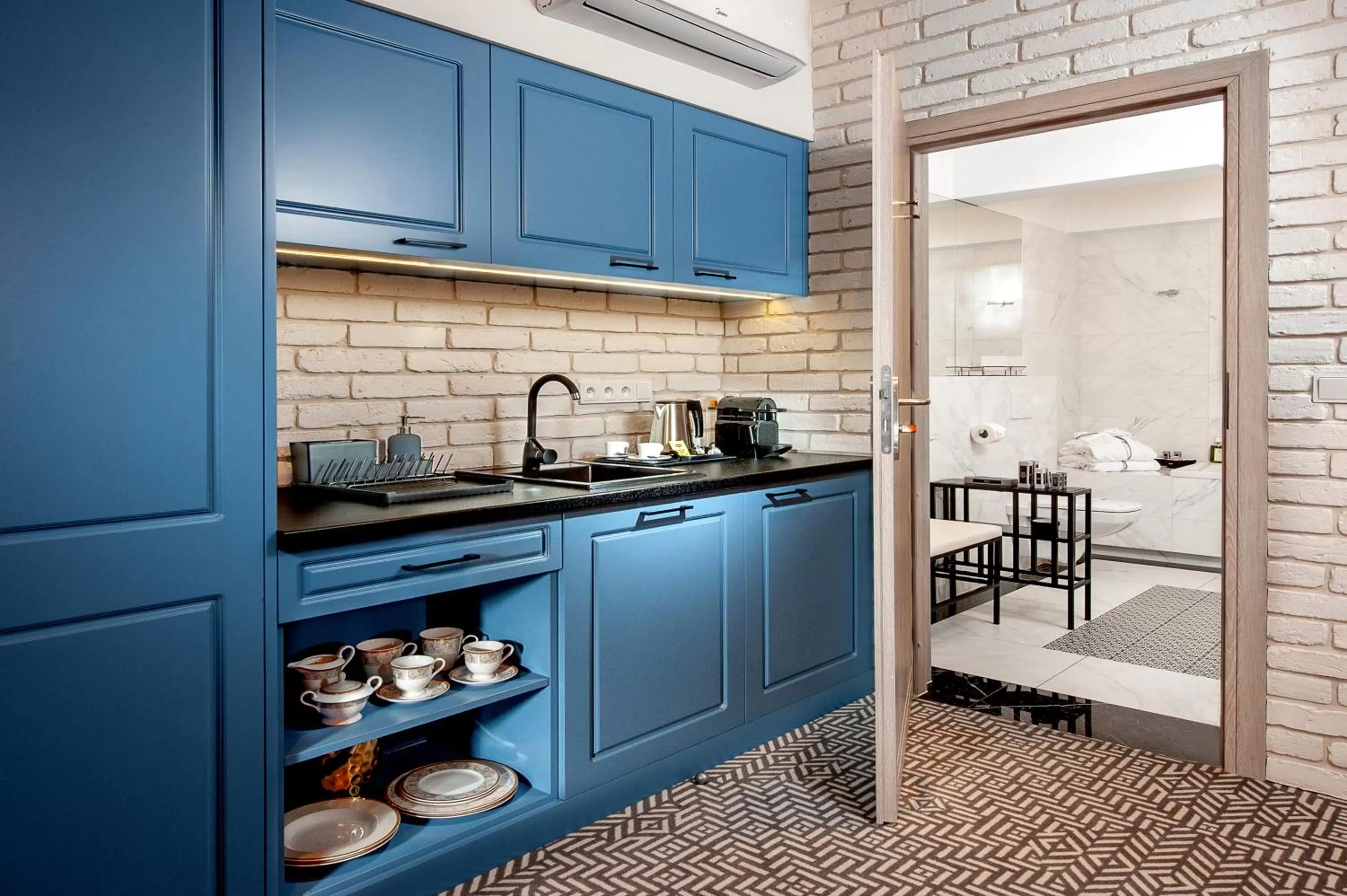 Bathroom in Amber Design Residence