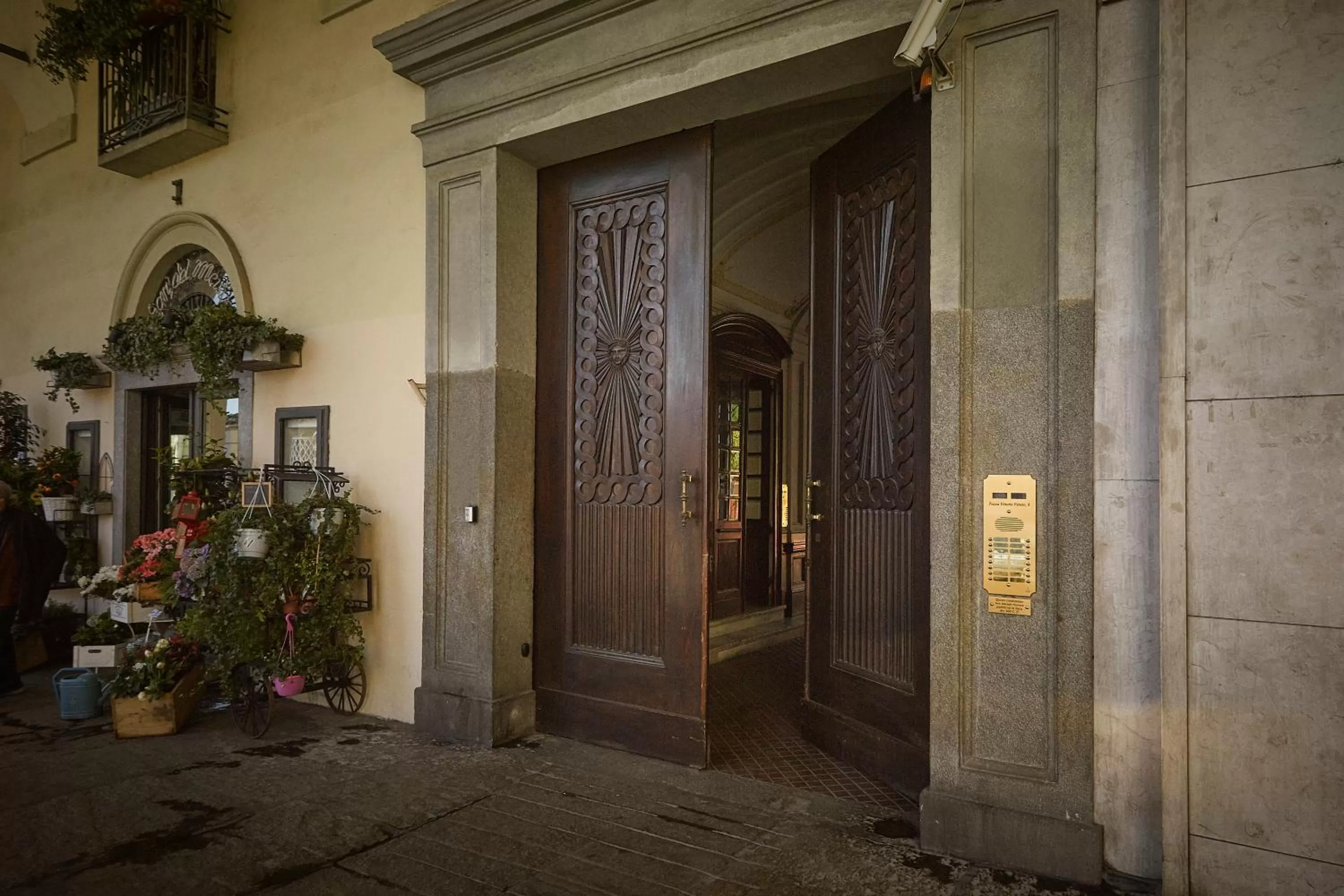 Property building in Look To