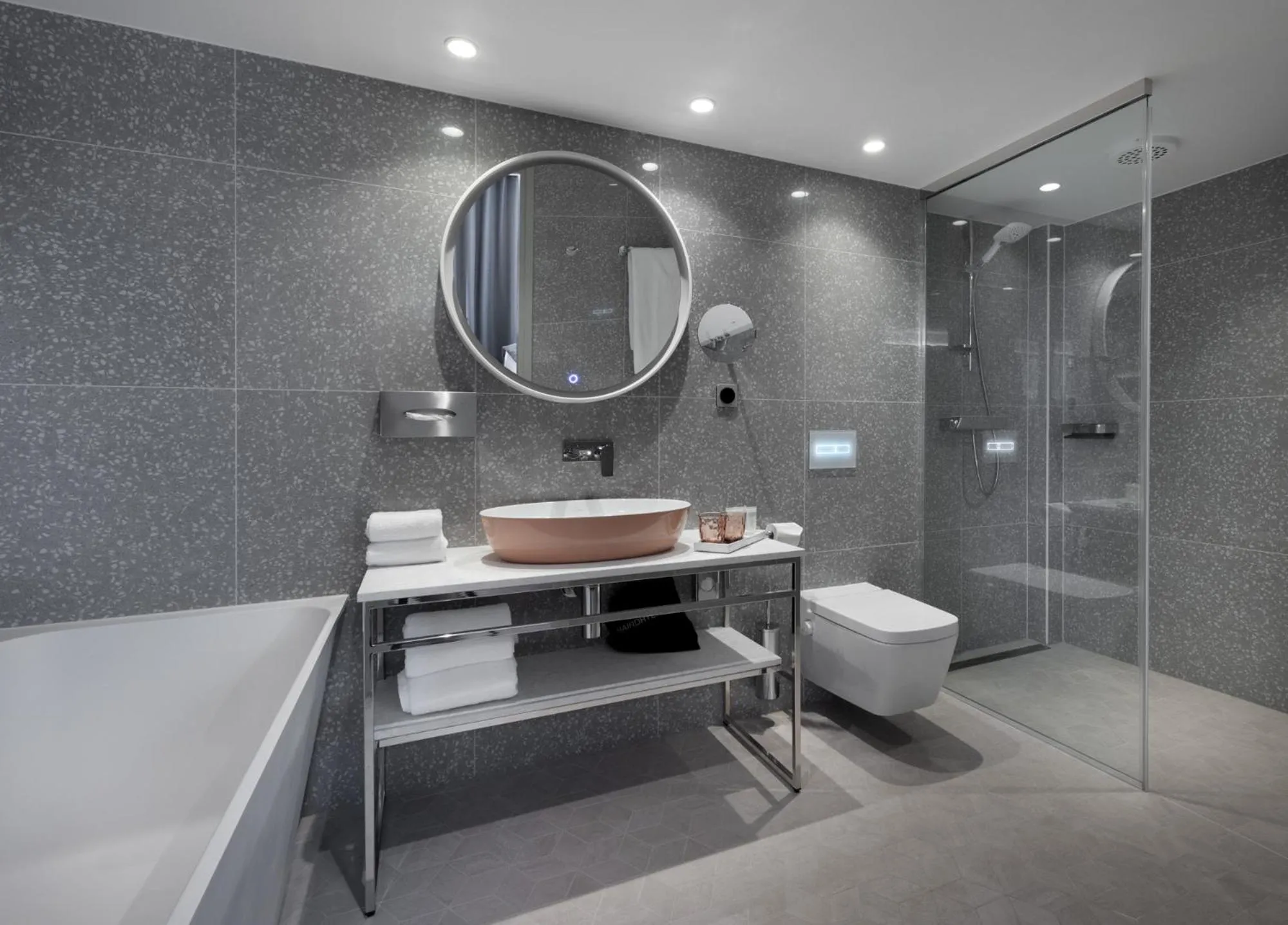 Shower in Nordic Hotel Forum