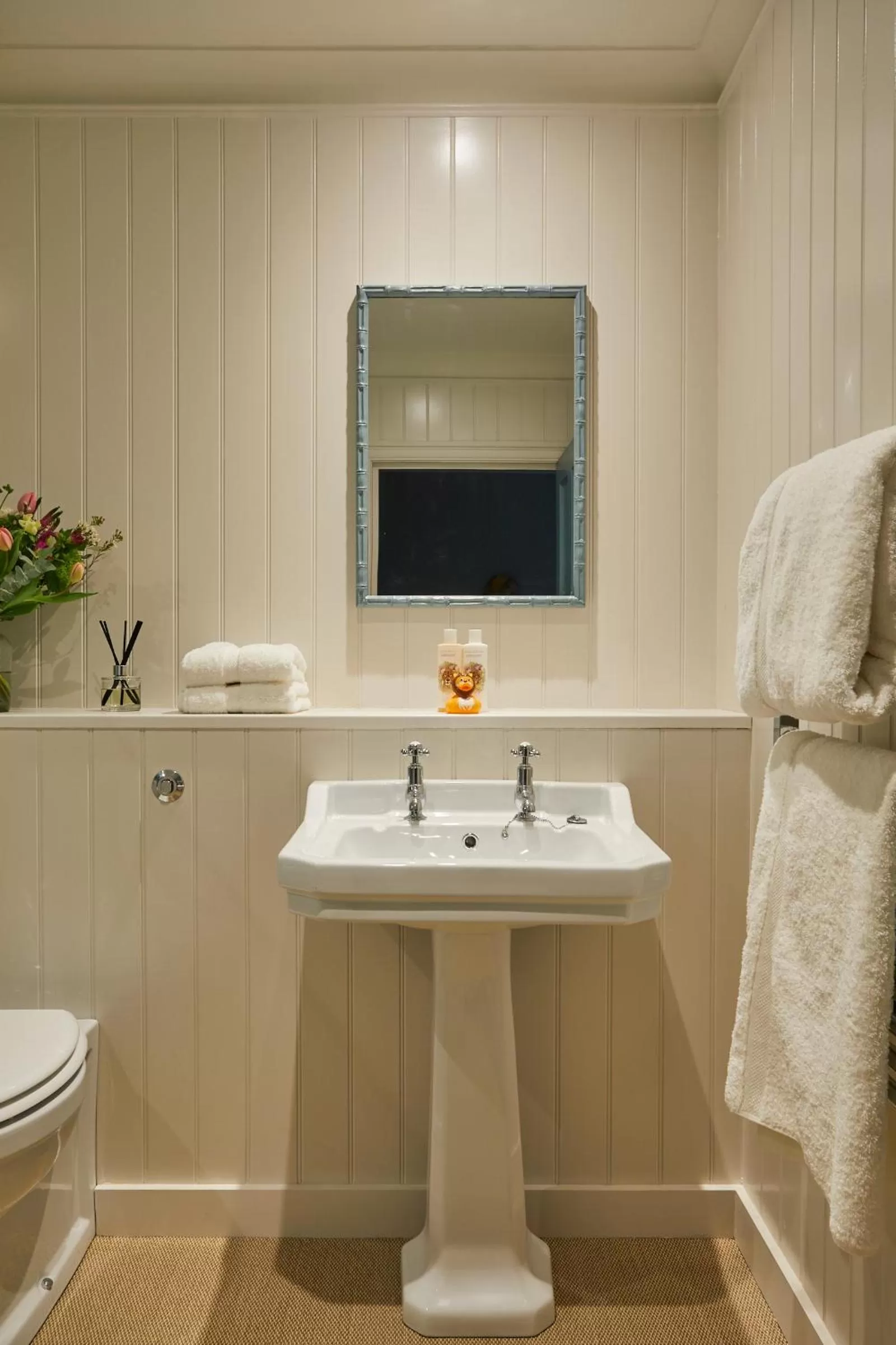 Bathroom in The Retreat, Elcot Park
