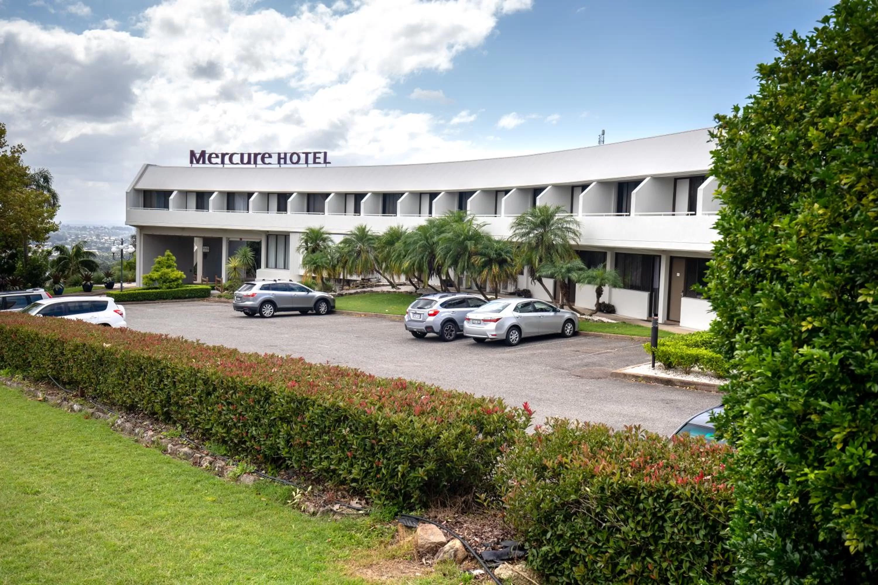 Property building in Mercure Charlestown