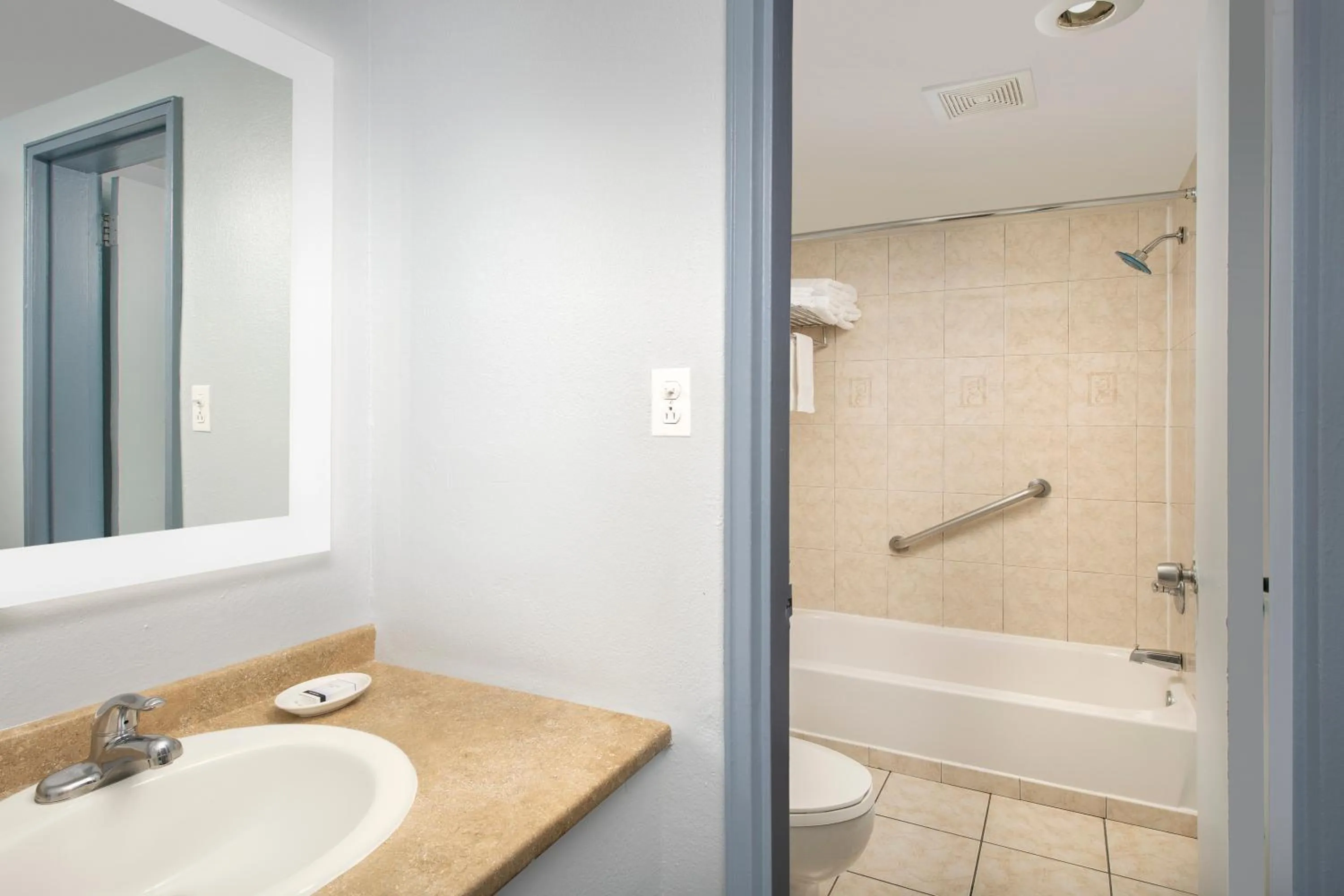 Bathroom in Ivy City Hotel