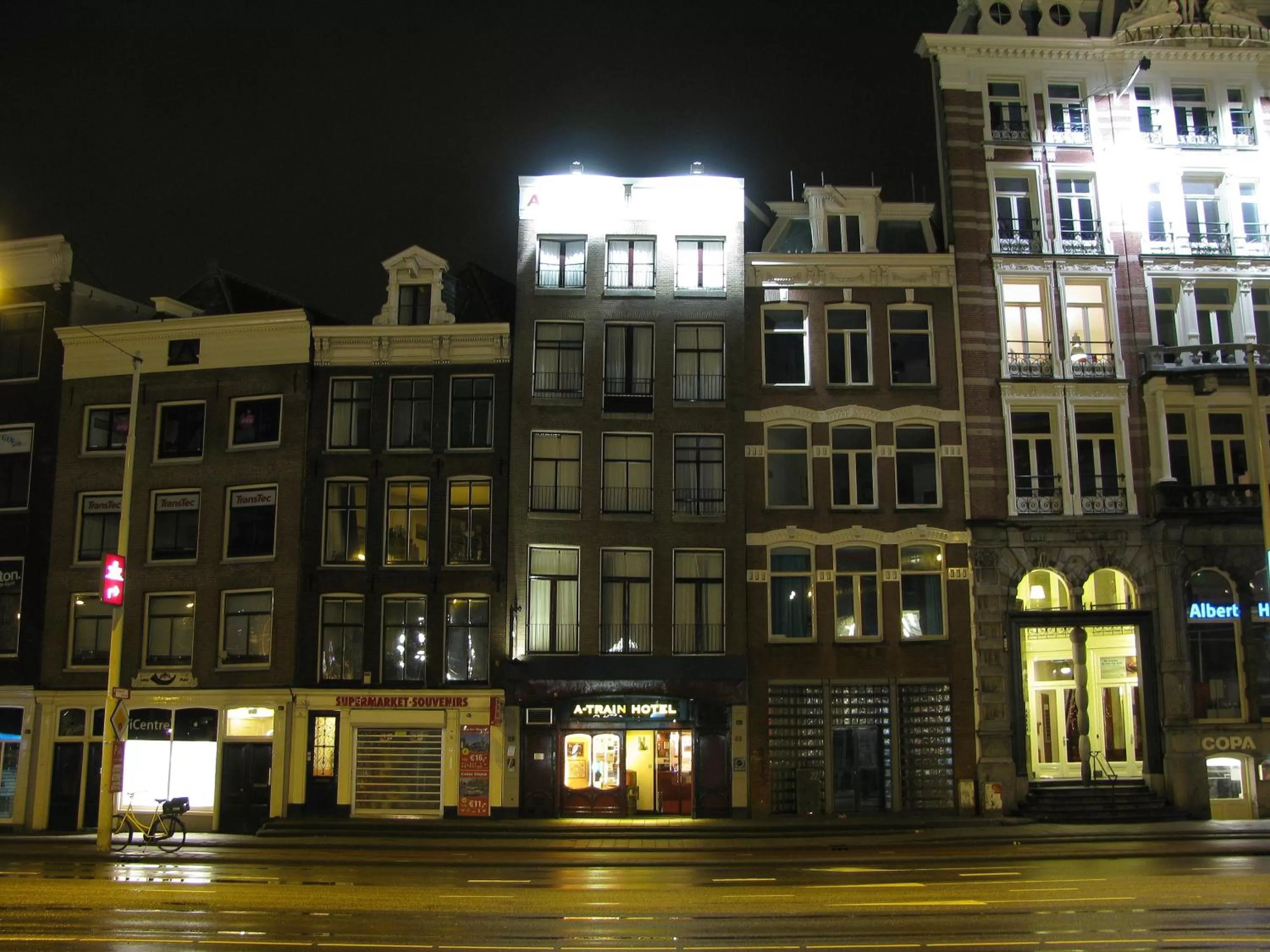 Facade/entrance in A-Train Hotel