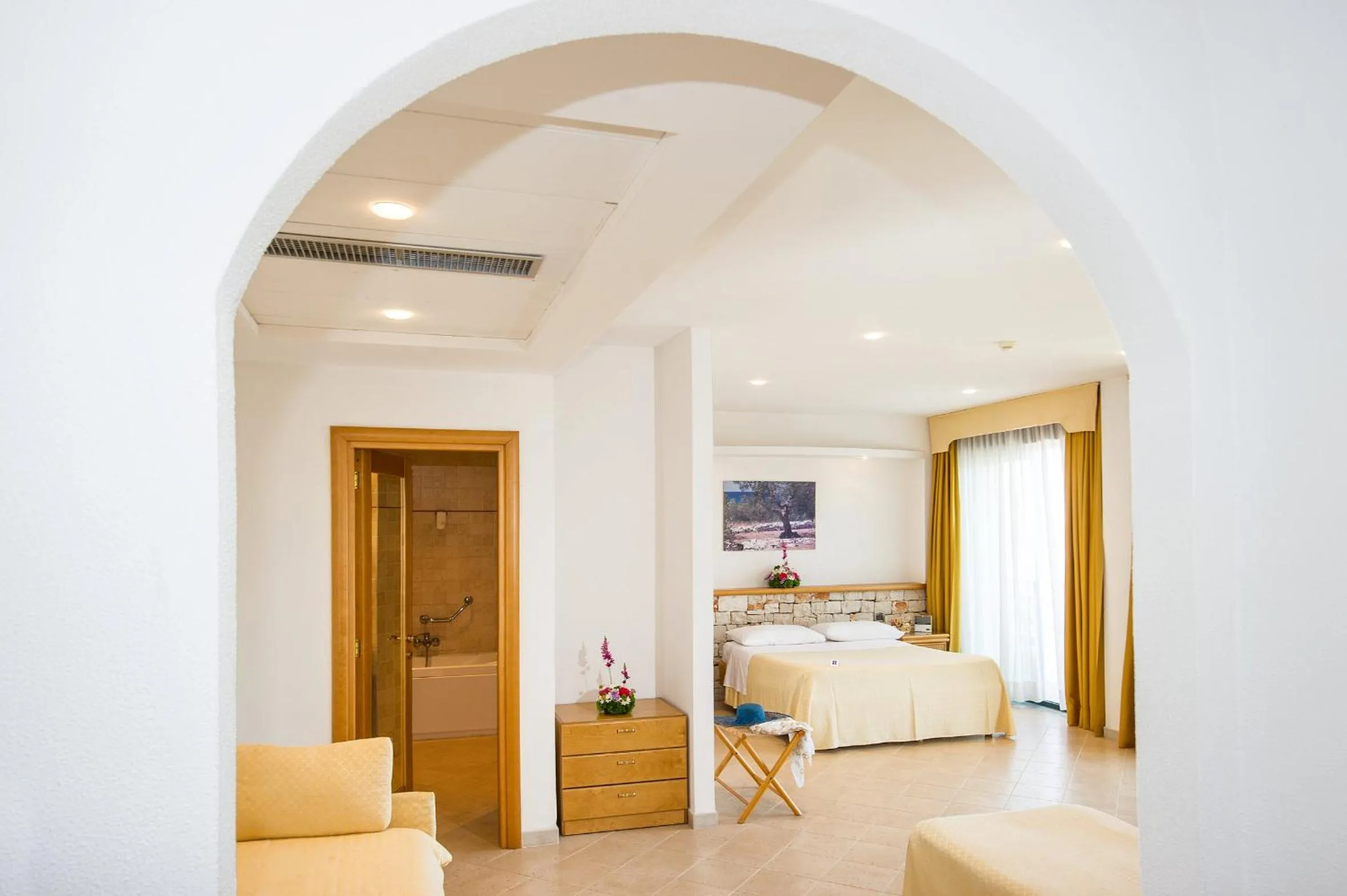 Photo of the whole room, Bed in Hotel Terminal - Caroli Hotels