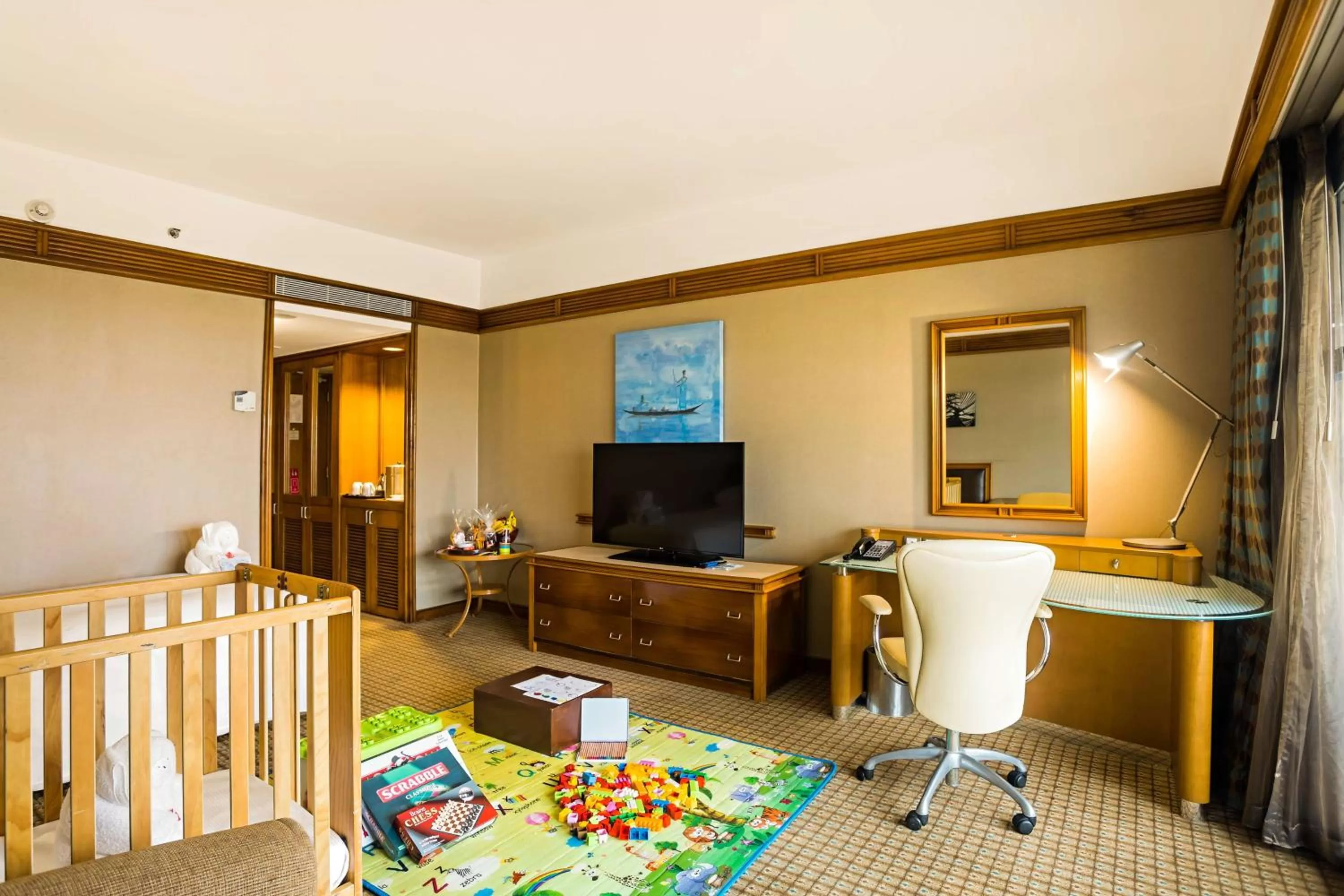 Bedroom, TV/Entertainment Center in Hilton Yaounde