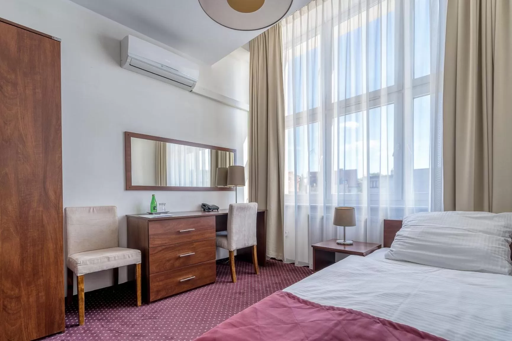 Photo of the whole room, Bed in Hotel Stork