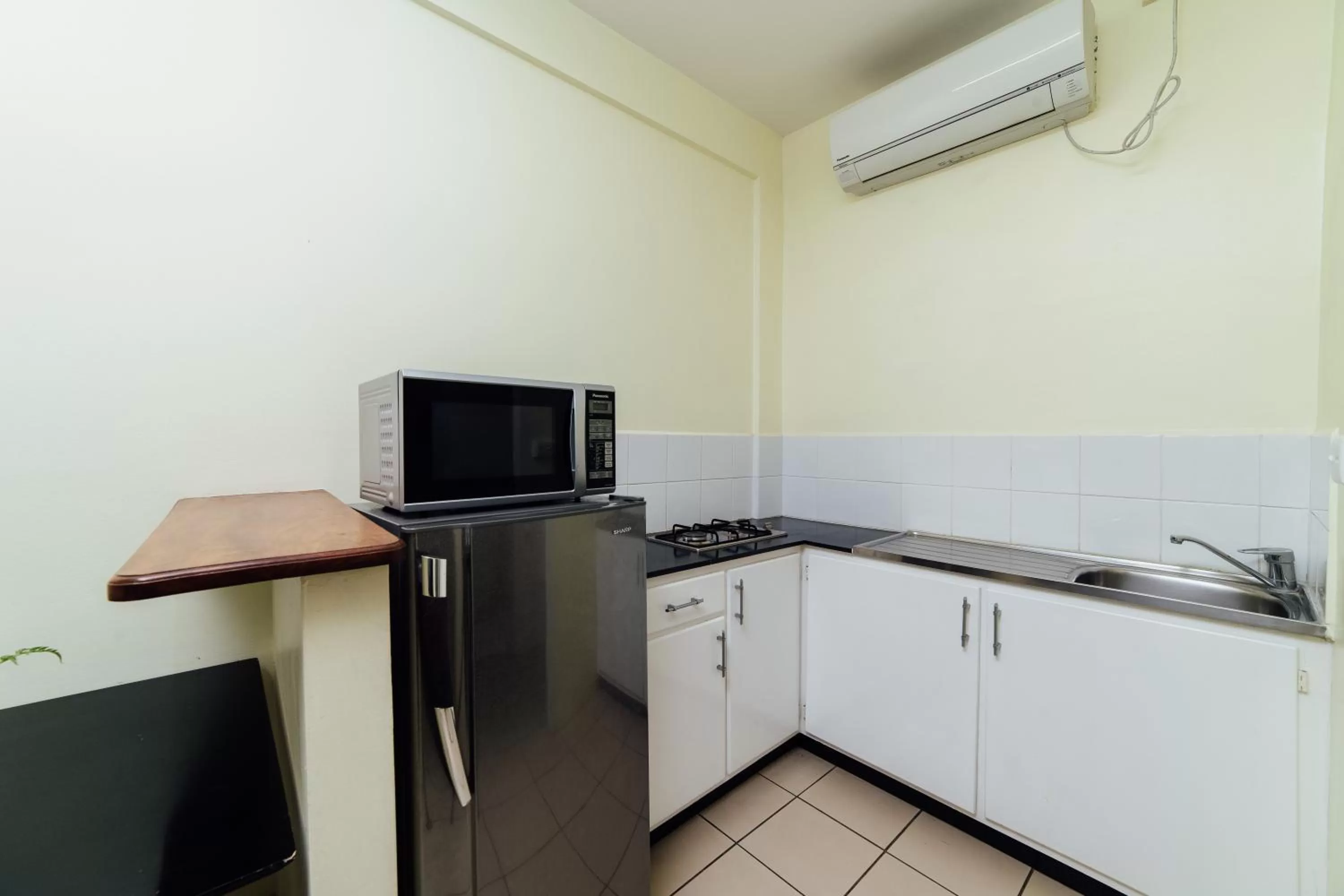 Kitchen or kitchenette in Kaiviti Motel