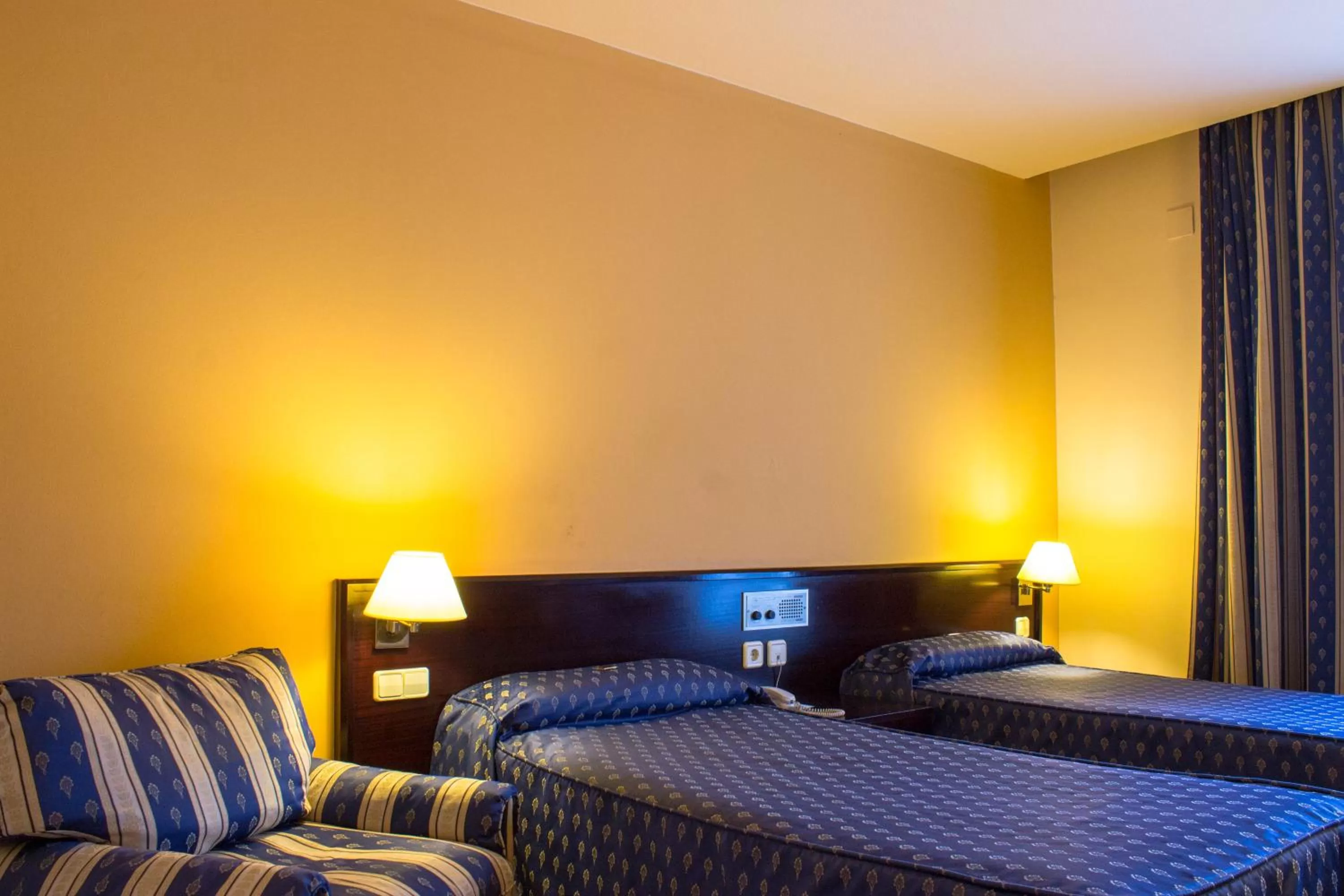 Photo of the whole room in Atlantis by Atbcn