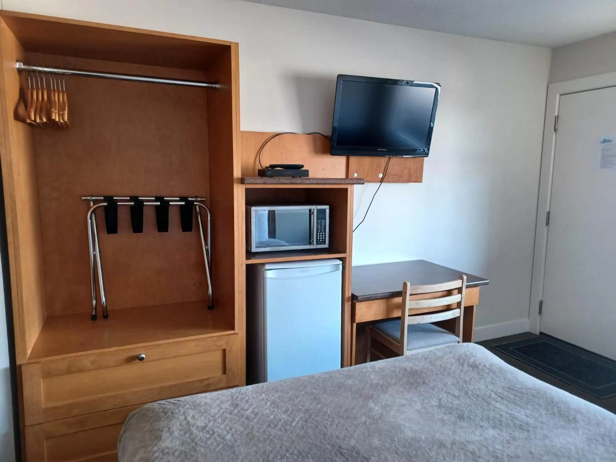 TV and multimedia, Bed in Grandview Motel