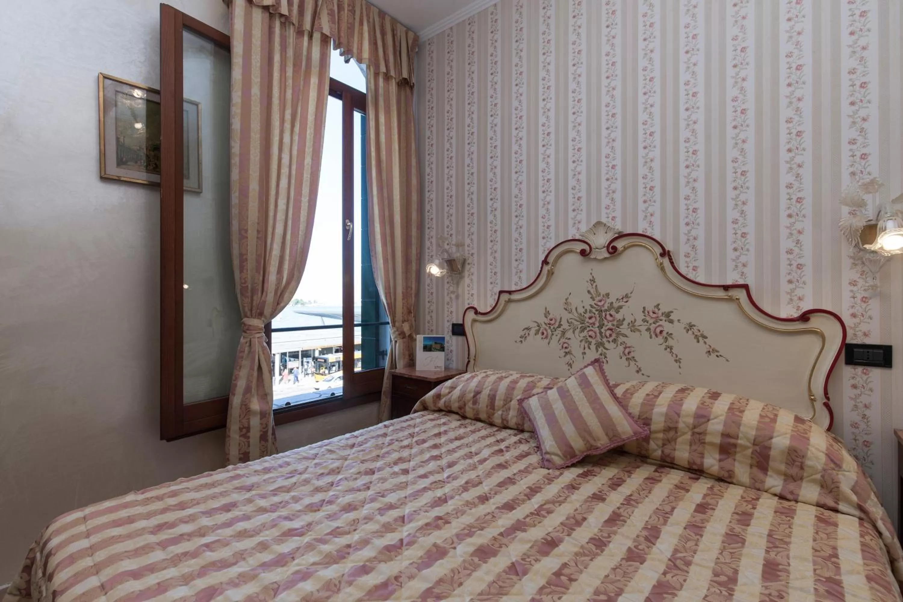 Bedroom, Bed in Hotel Riviera Venezia Lido