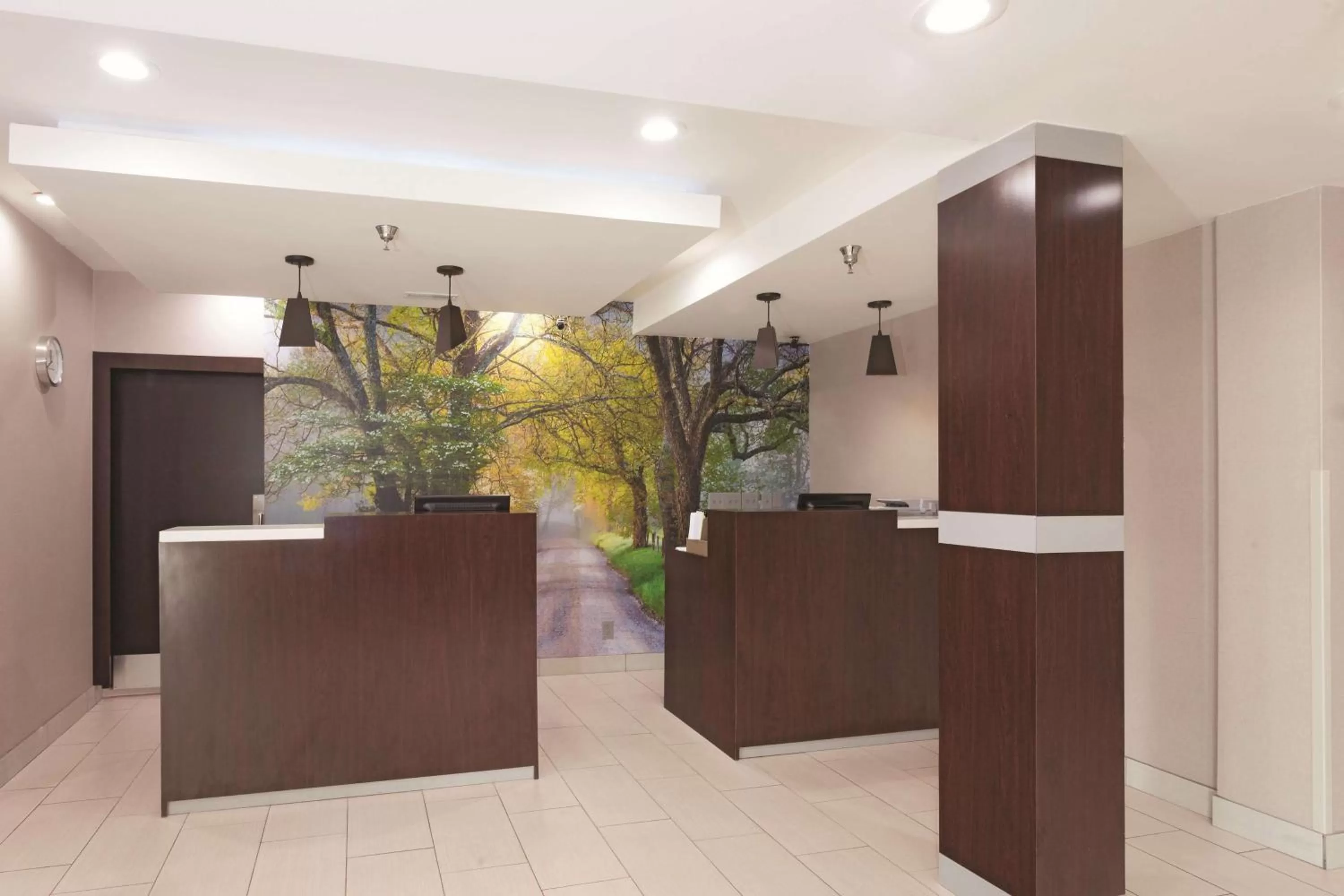Lobby or reception in La Quinta by Wyndham Knoxville North I-75