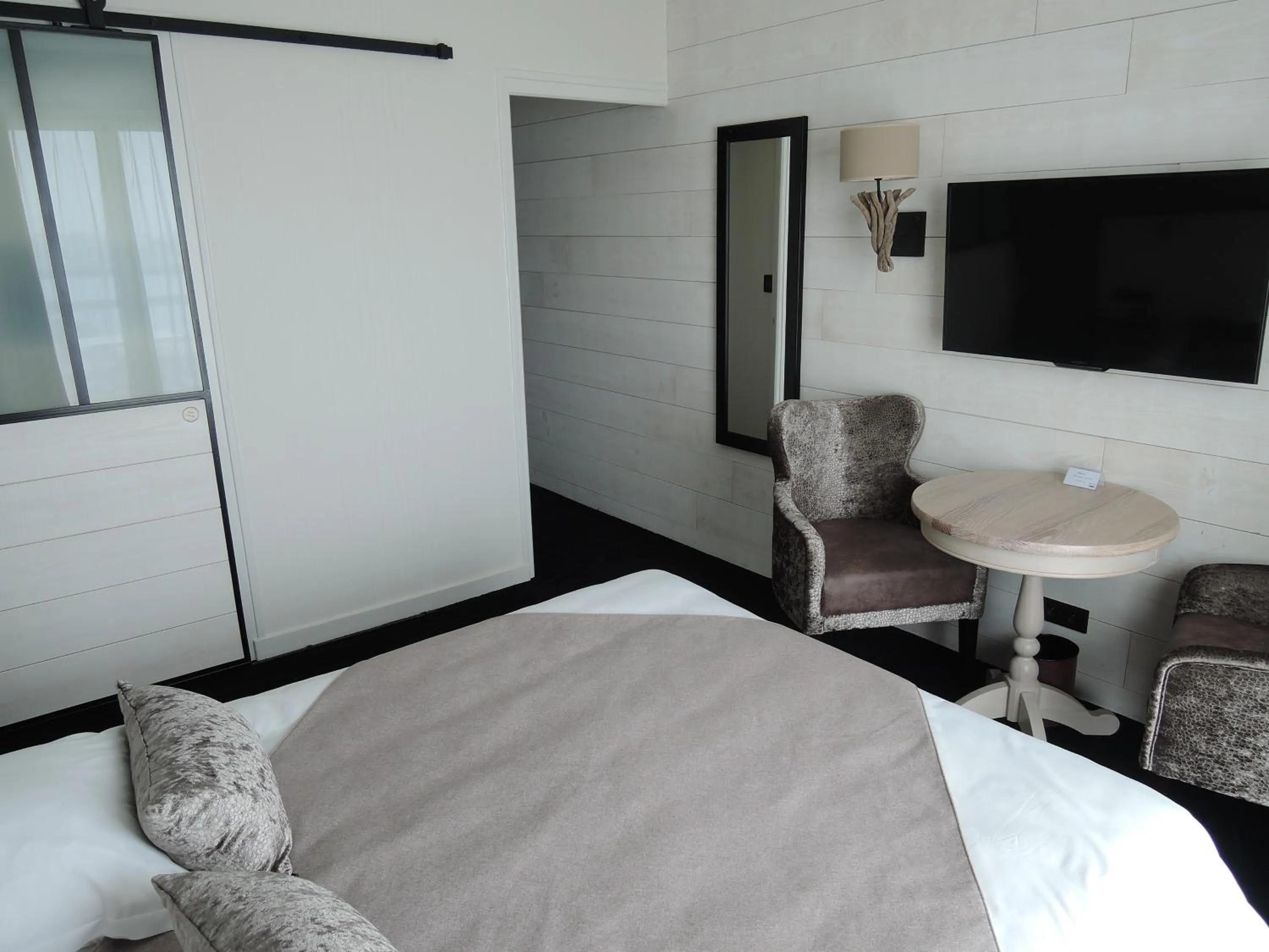 Decorative detail in Hôtel Les Brises