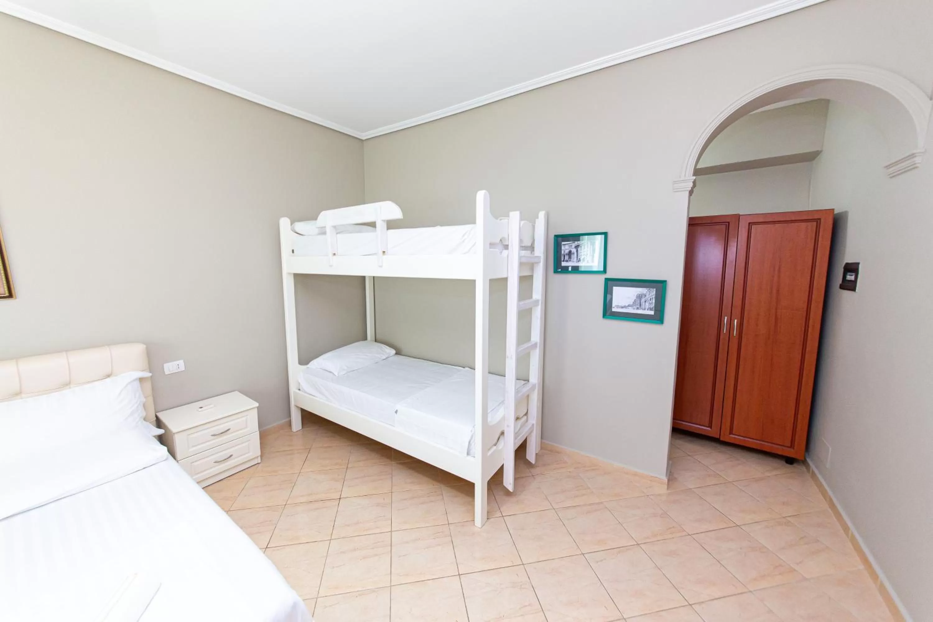 Bedroom, Bed in Hotel Roi